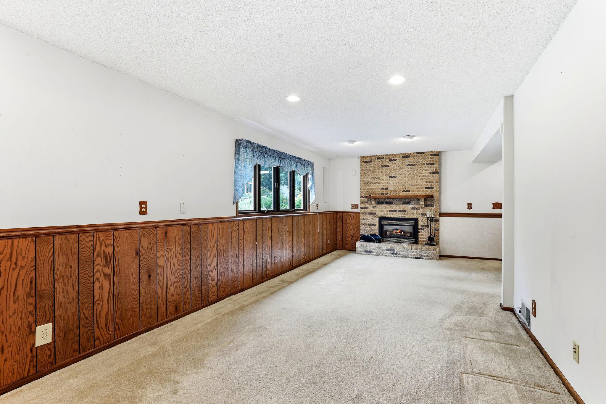 View of Residential at 525 Lakewood Drive, Maplewood MN 55119, Maplewood (28 of 46) - Mike Wilen | Minnesota Team Real Estate