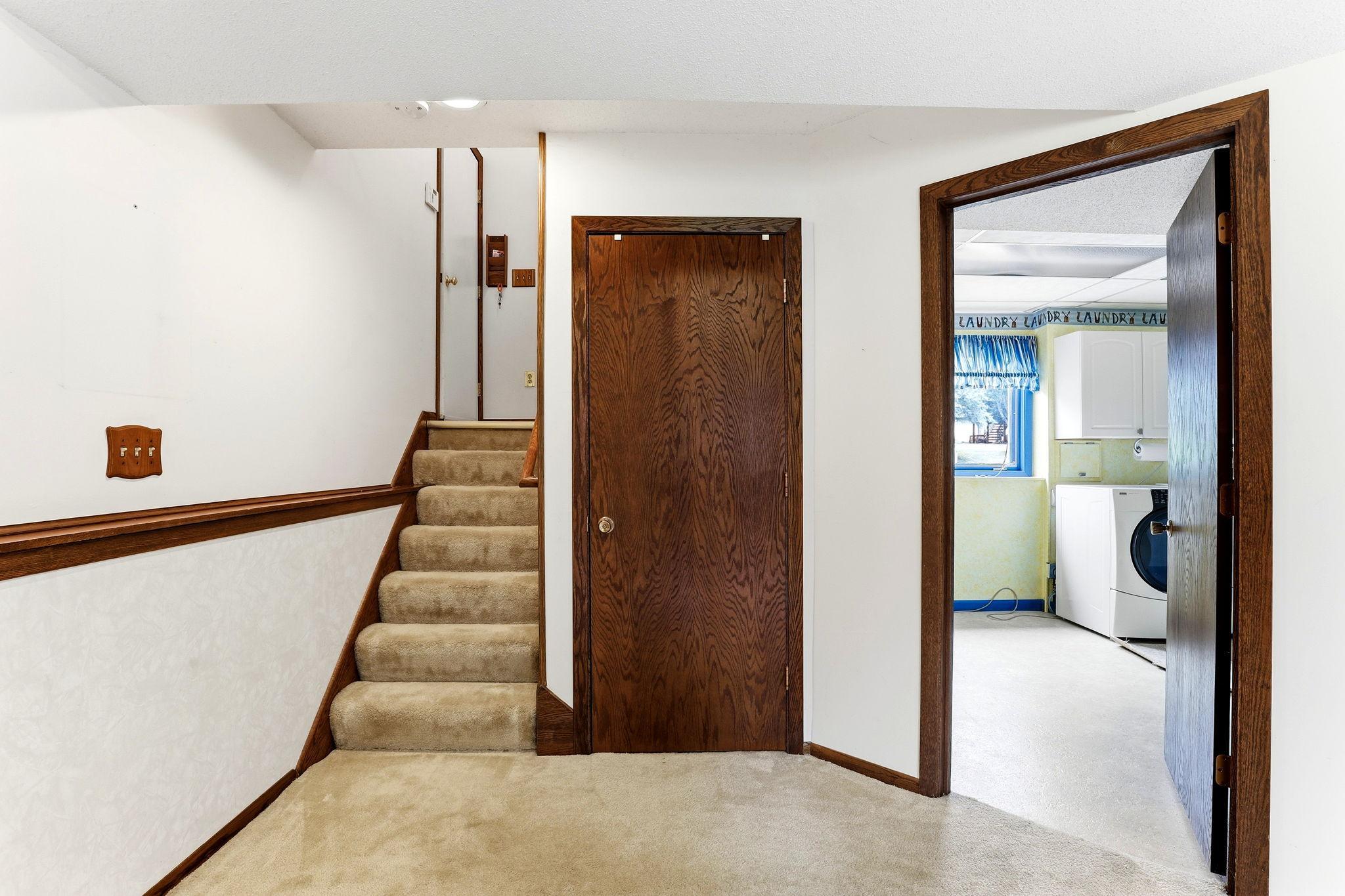 View of Residential at 525 Lakewood Drive, Maplewood MN 55119, Maplewood (26 of 46) - Mike Wilen | Minnesota Team Real Estate