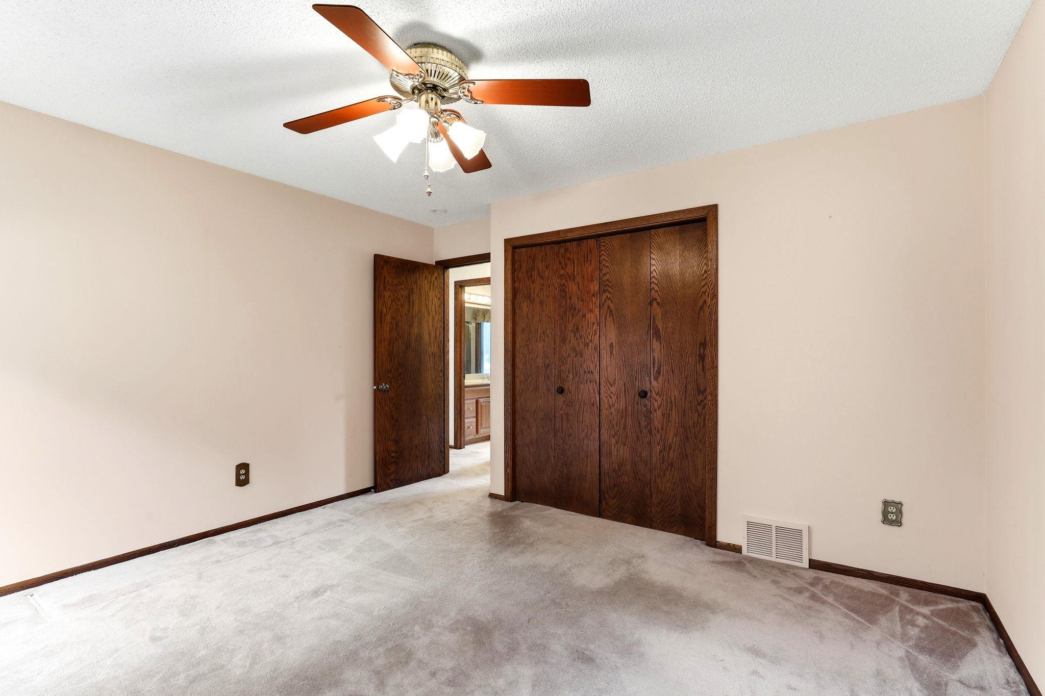 View of Residential at 525 Lakewood Drive, Maplewood MN 55119, Maplewood (23 of 46) - Mike Wilen | Minnesota Team Real Estate