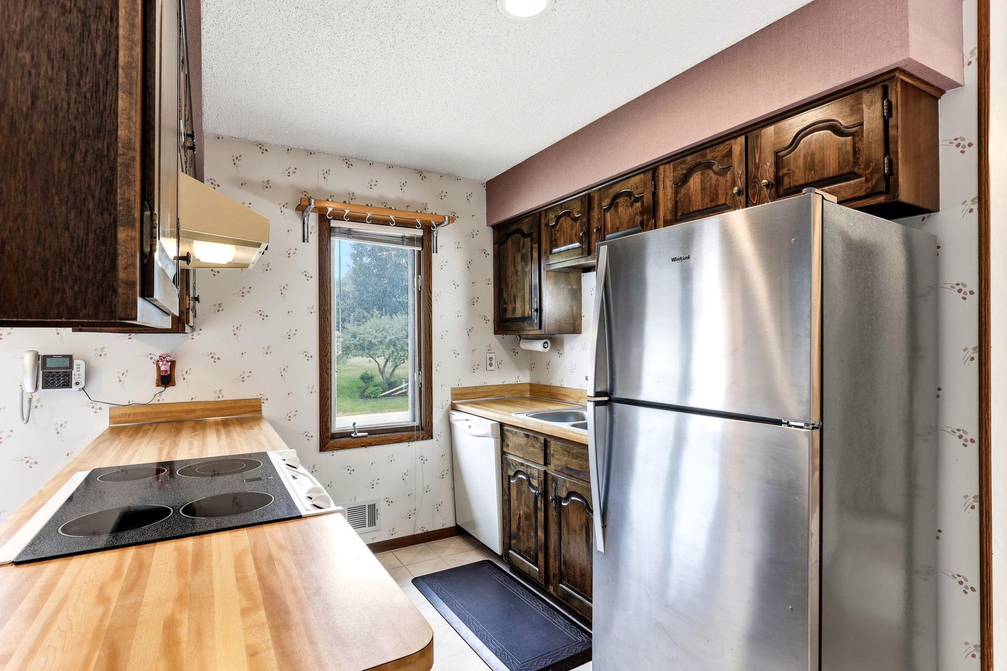 View of Residential at 525 Lakewood Drive, Maplewood MN 55119, Maplewood (16 of 46) - Mike Wilen | Minnesota Team Real Estate