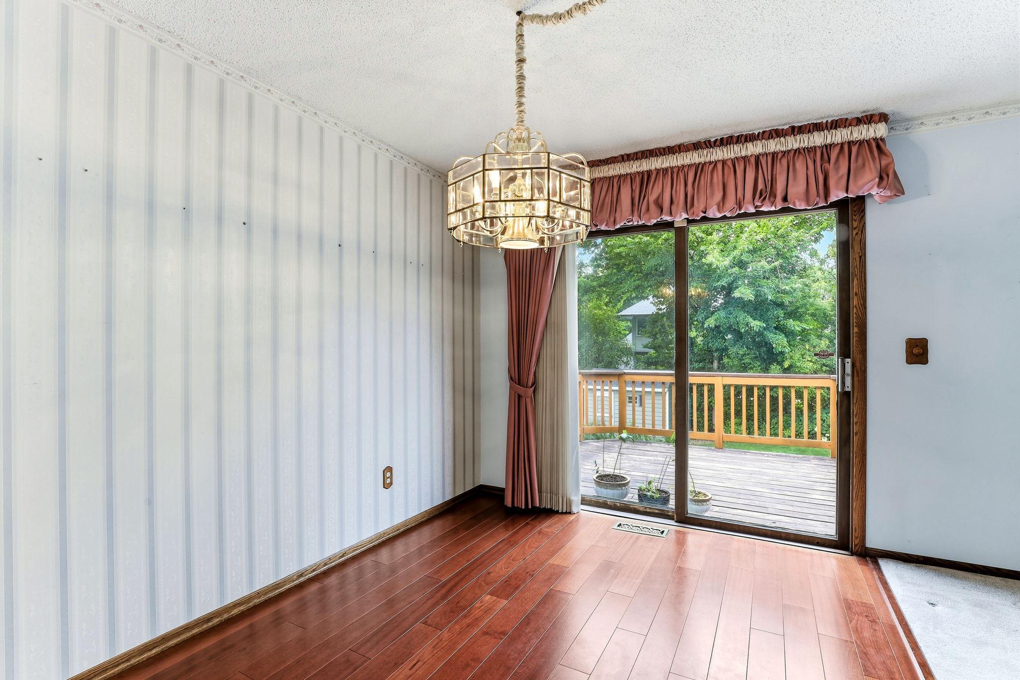 View of Residential at 525 Lakewood Drive, Maplewood MN 55119, Maplewood (10 of 46) - Mike Wilen | Minnesota Team Real Estate