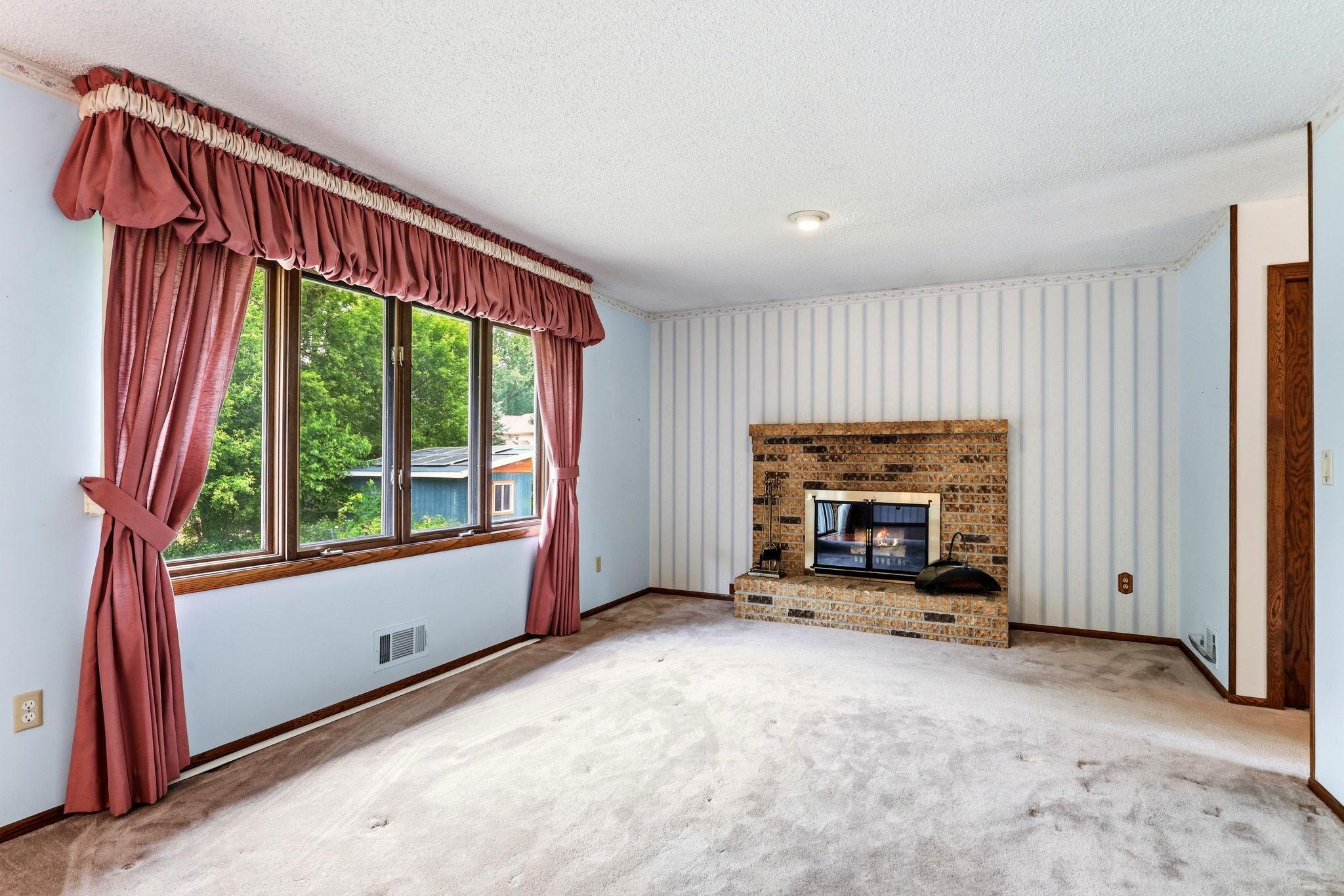 View of Residential at 525 Lakewood Drive, Maplewood MN 55119, Maplewood (7 of 46) - Mike Wilen | Minnesota Team Real Estate