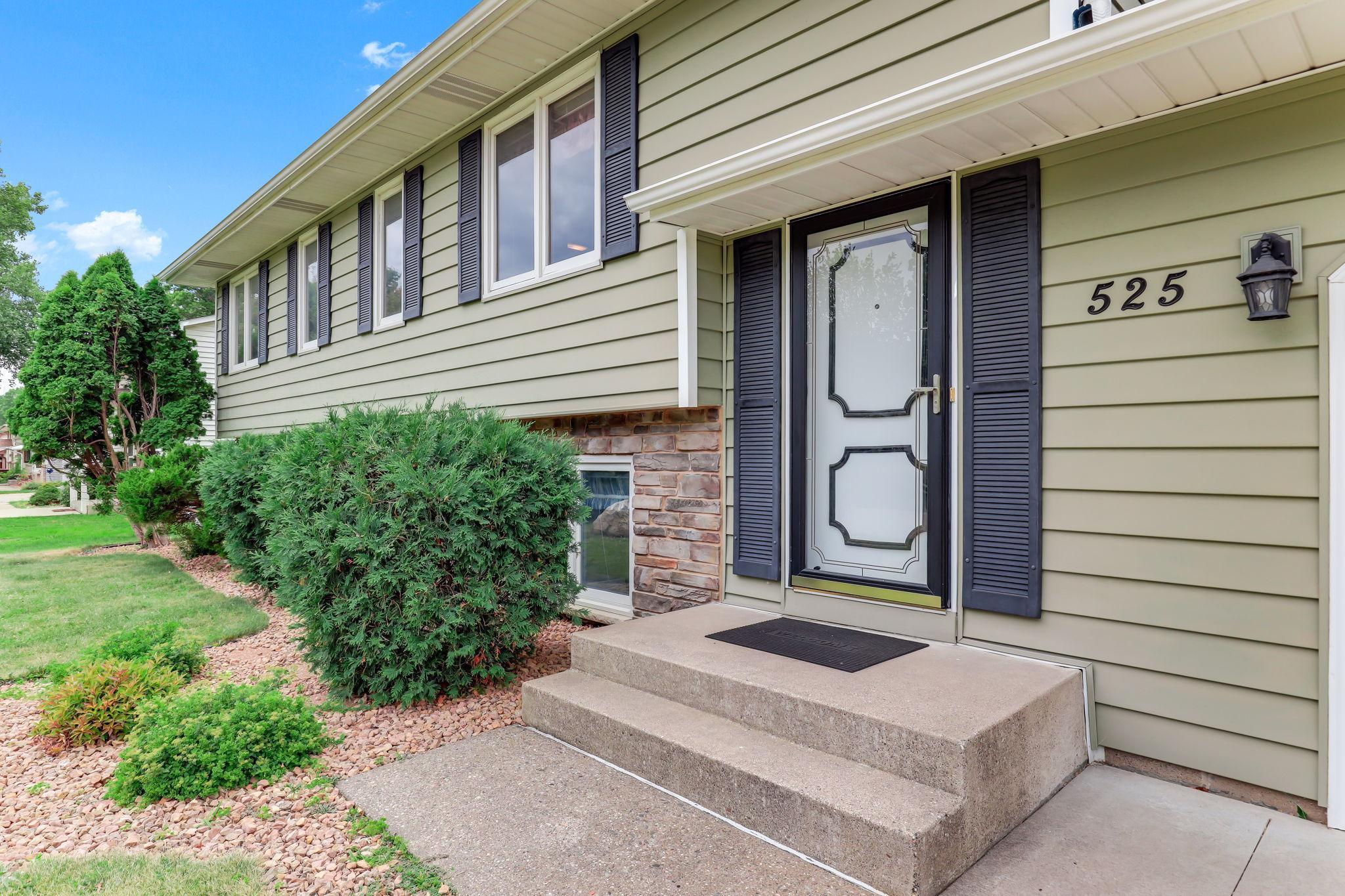 View of Residential at 525 Lakewood Drive, Maplewood MN 55119, Maplewood (3 of 46) - Mike Wilen | Minnesota Team Real Estate