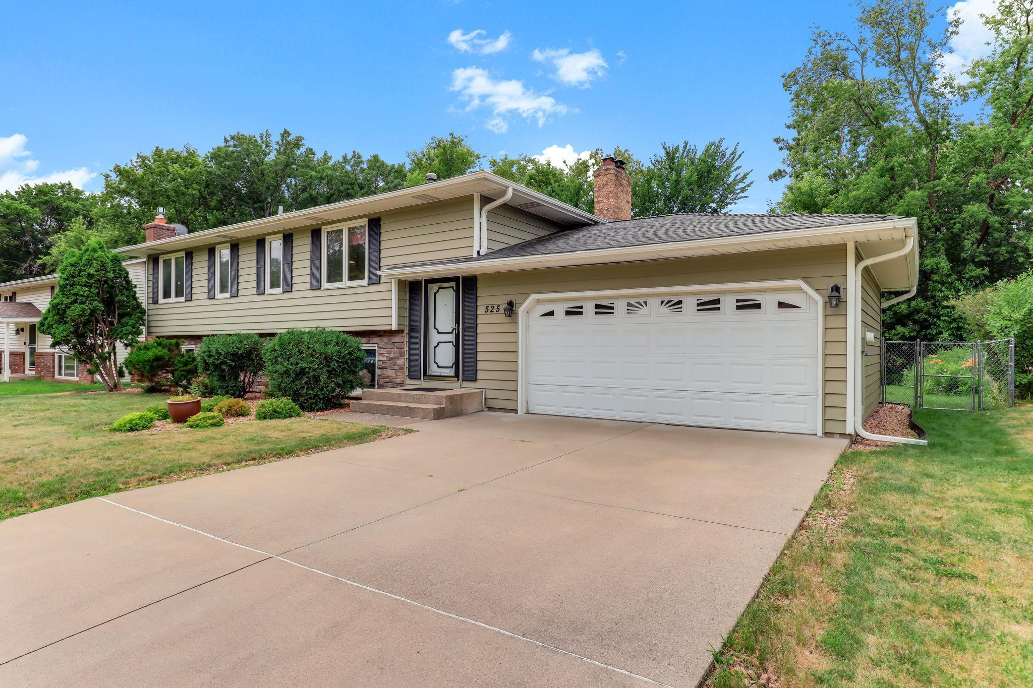 View of Residential at 525 Lakewood Drive, Maplewood MN 55119, Maplewood (2 of 46) - Mike Wilen | Minnesota Team Real Estate