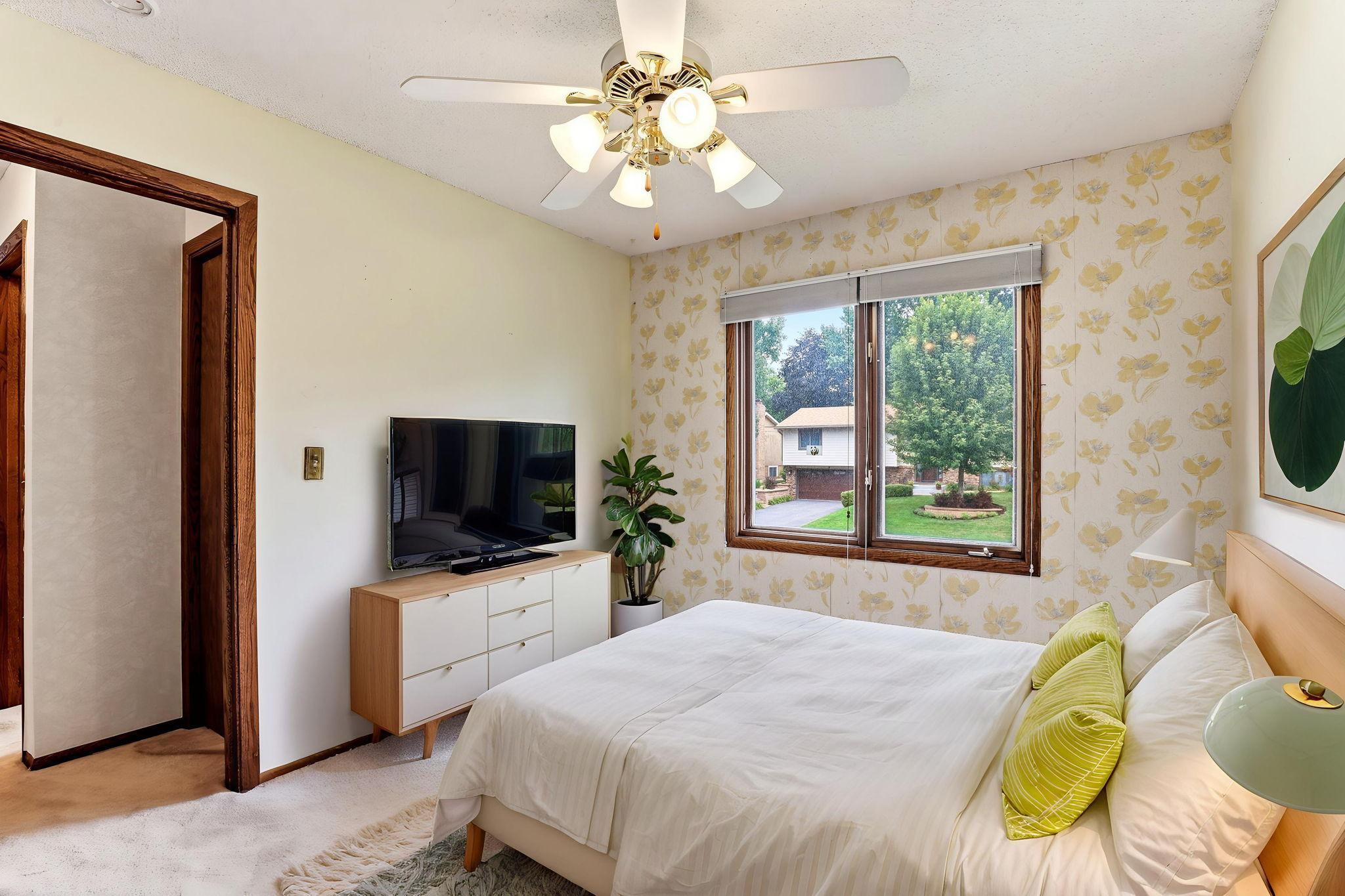 View of Residential at 525 Lakewood Drive, Maplewood MN 55119, Maplewood (18 of 46) - Mike Wilen | Minnesota Team Real Estate