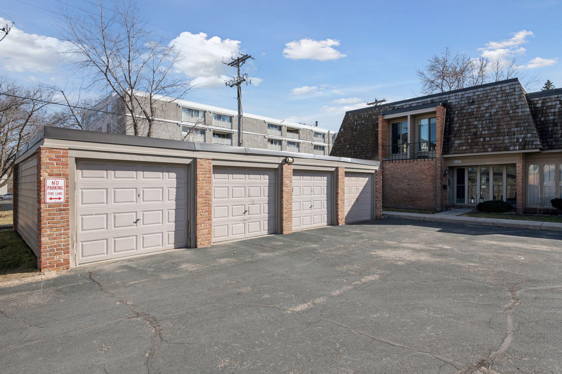 View of Residential at 6433 Barrie Road, Edina MN 55435, Edina (27 of 31) - Mike Wilen | Minnesota Team Real Estate