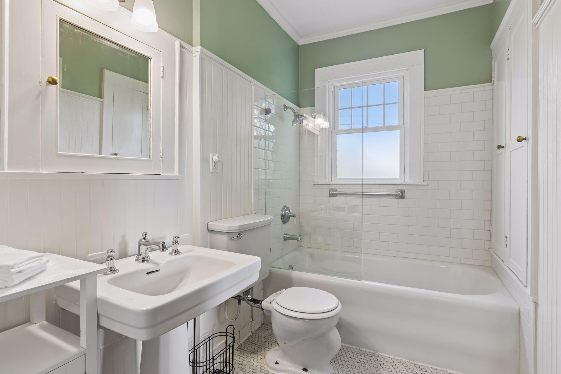 View of Residential at 1818 Kenwood Parkway, Minneapolis MN 55405, Minneapolis (41 of 60) - Mike Wilen | Minnesota Team Real Estate