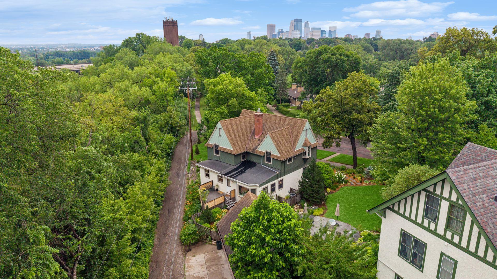 View of Residential at 1818 Kenwood Parkway, Minneapolis MN 55405, Minneapolis (6 of 60) - Mike Wilen | Minnesota Team Real Estate