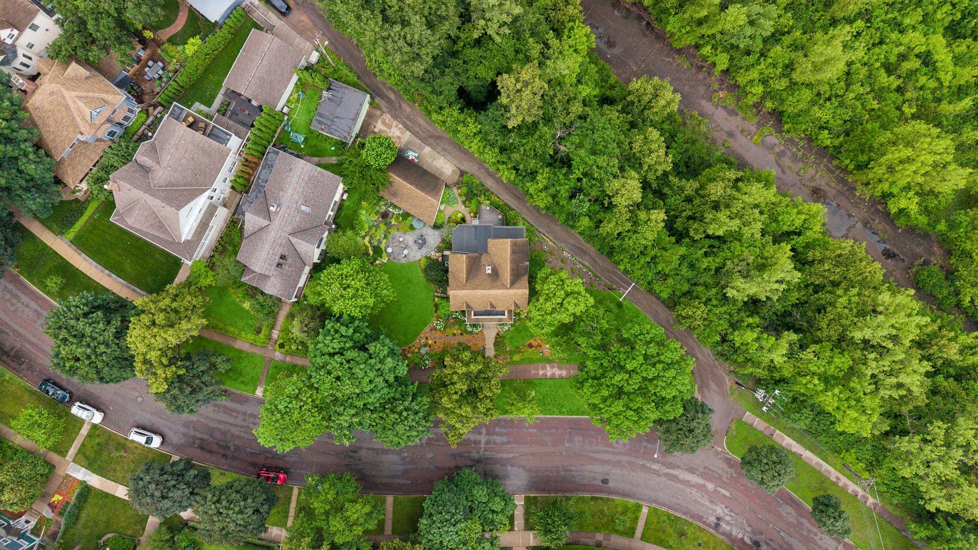 View of Residential at 1818 Kenwood Parkway, Minneapolis MN 55405, Minneapolis (5 of 60) - Mike Wilen | Minnesota Team Real Estate