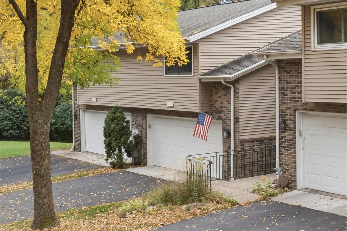 View of Residential at 18321 Creeks Bend Drive, Minnetonka MN 55345, Minnetonka (48 of 50) - Mike Wilen | Minnesota Team Real Estate