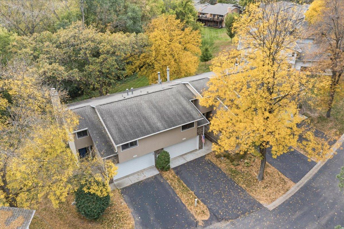 View of Residential at 18321 Creeks Bend Drive, Minnetonka MN 55345, Minnetonka (47 of 50) - Mike Wilen | Minnesota Team Real Estate