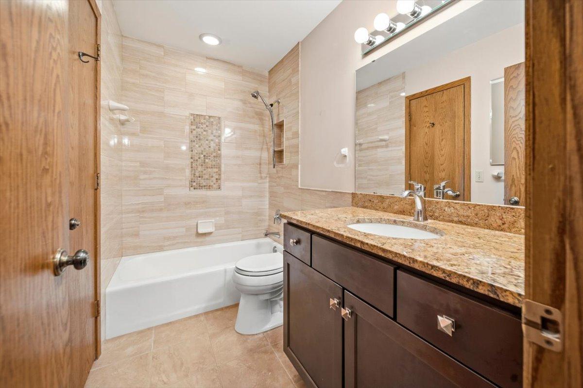 View of Residential at 18321 Creeks Bend Drive, Minnetonka MN 55345, Minnetonka (23 of 50) - Mike Wilen | Minnesota Team Real Estate