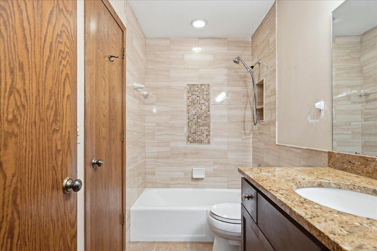 View of Residential at 18321 Creeks Bend Drive, Minnetonka MN 55345, Minnetonka (22 of 50) - Mike Wilen | Minnesota Team Real Estate