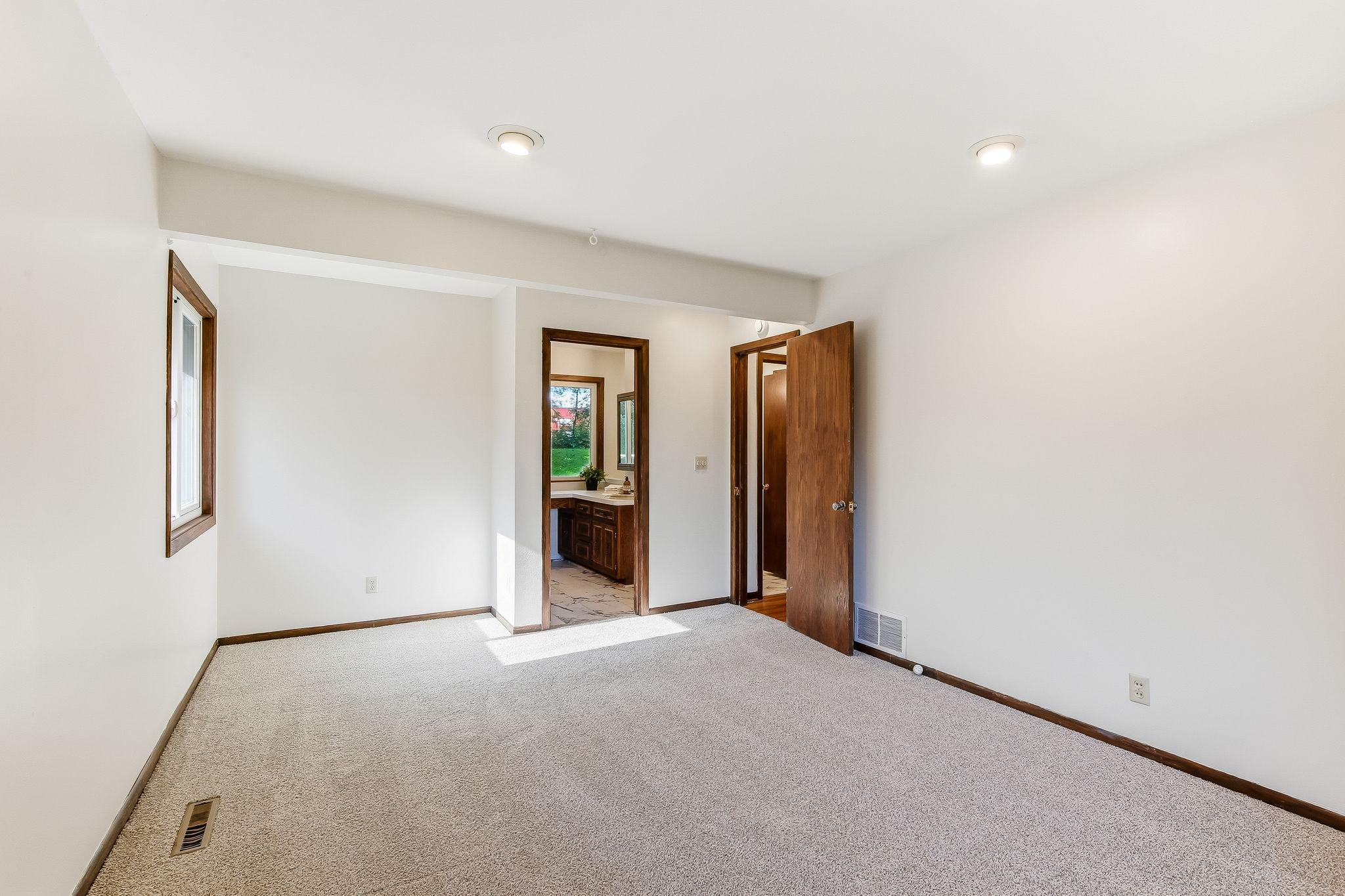 View of Residential at 6481 Rath Drive, Woodbury MN 55125, Woodbury (17 of 30) - Mike Wilen | Minnesota Team Real Estate