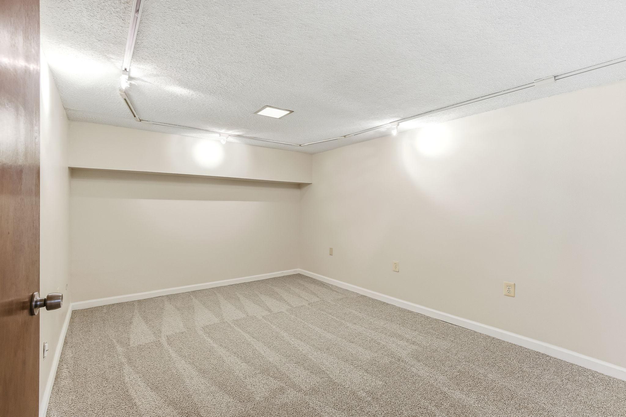View of Residential at 6481 Rath Drive, Woodbury MN 55125, Woodbury (22 of 30) - Mike Wilen | Minnesota Team Real Estate