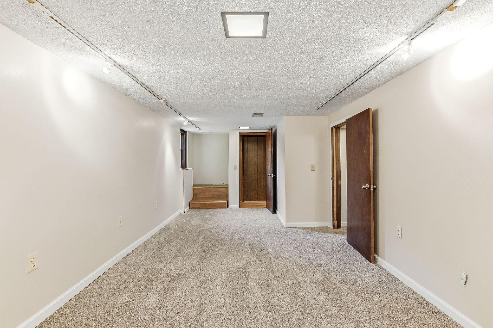 View of Residential at 6481 Rath Drive, Woodbury MN 55125, Woodbury (23 of 30) - Mike Wilen | Minnesota Team Real Estate