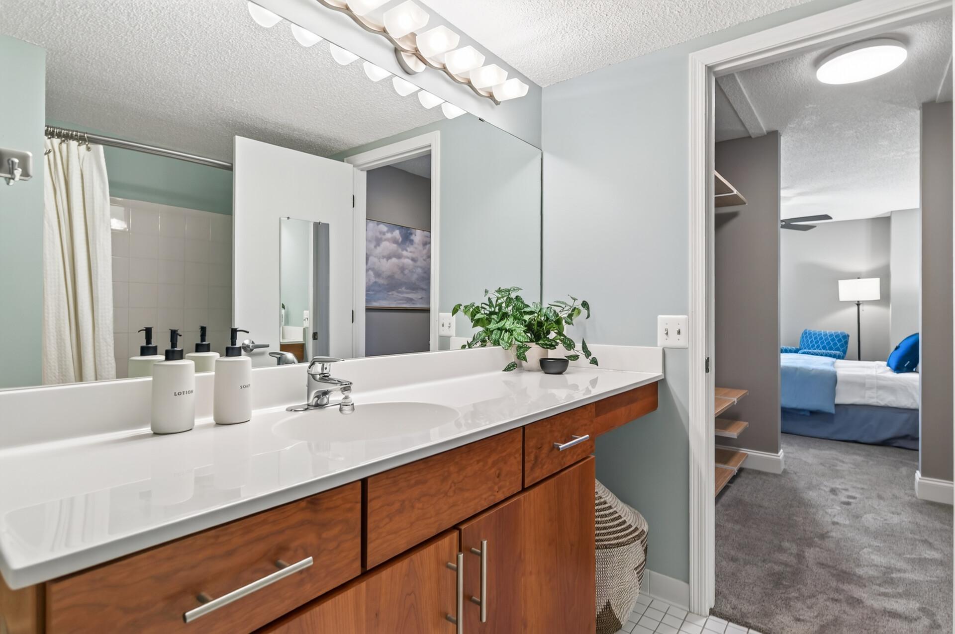 View of Residential at 401 1st Street #423, Minneapolis MN 55401, Minneapolis (28 of 79) - Mike Wilen | Minnesota Team Real Estate
