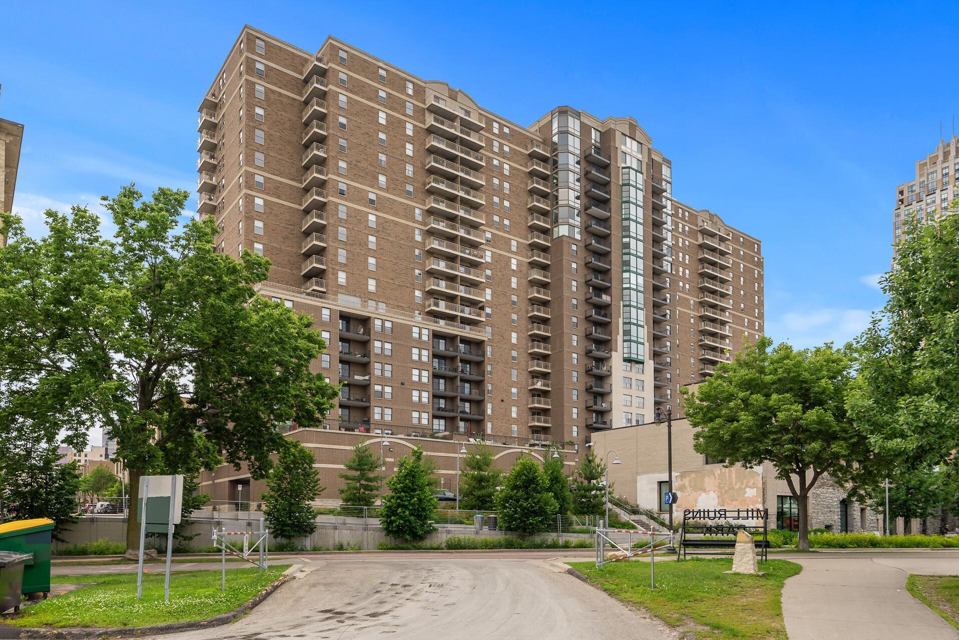 View of Residential at 401 1st Street #423, Minneapolis MN 55401, Minneapolis (66 of 79) - Mike Wilen | Minnesota Team Real Estate