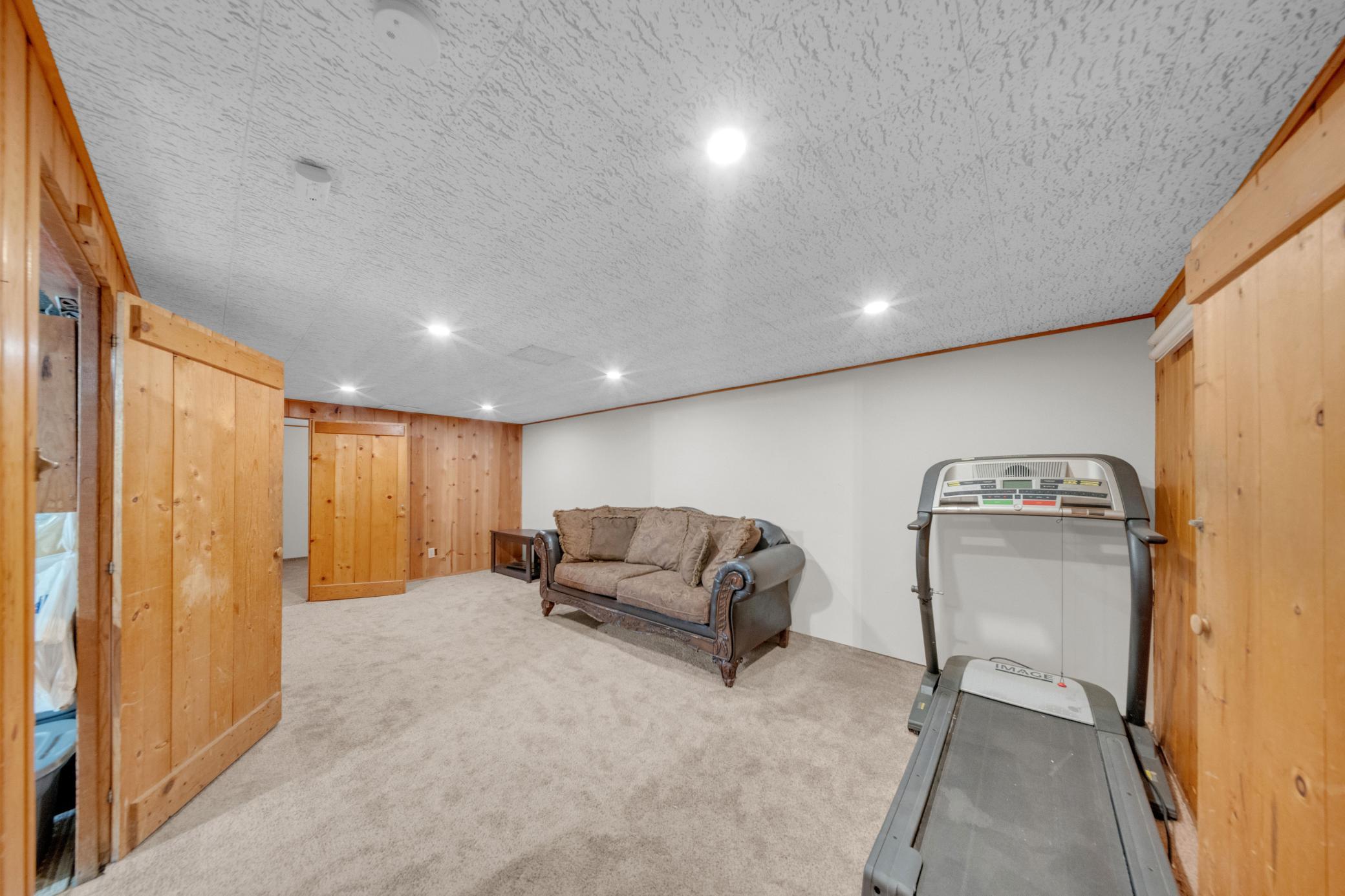 View of Residential at 2765 Merrill Street, Roseville MN 55113, Roseville (22 of 44) - Mike Wilen | Minnesota Team Real Estate
