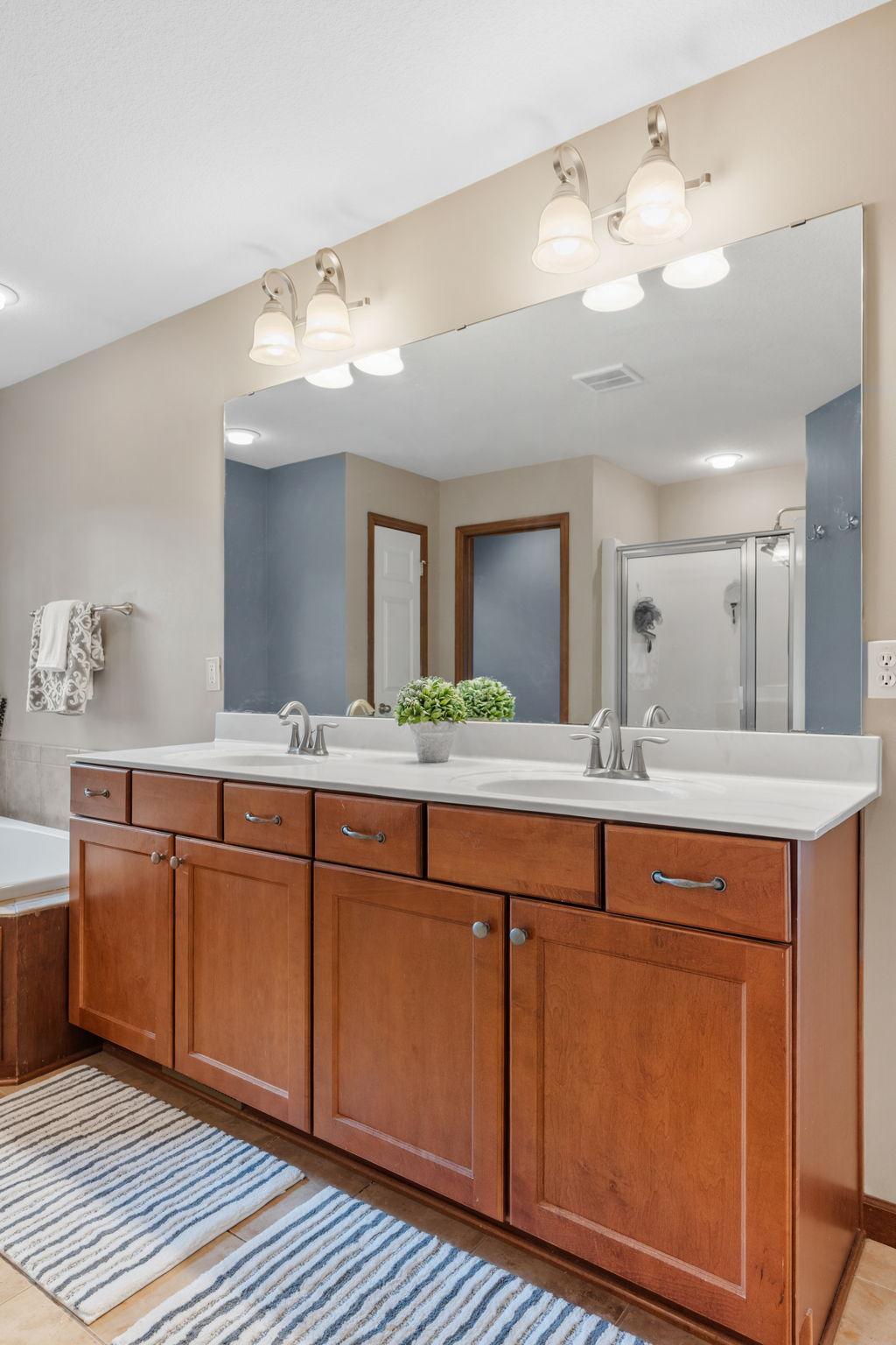 View of Residential at 950 Drew Drive, Woodbury MN 55129, Woodbury (28 of 49) - Mike Wilen | Minnesota Team Real Estate