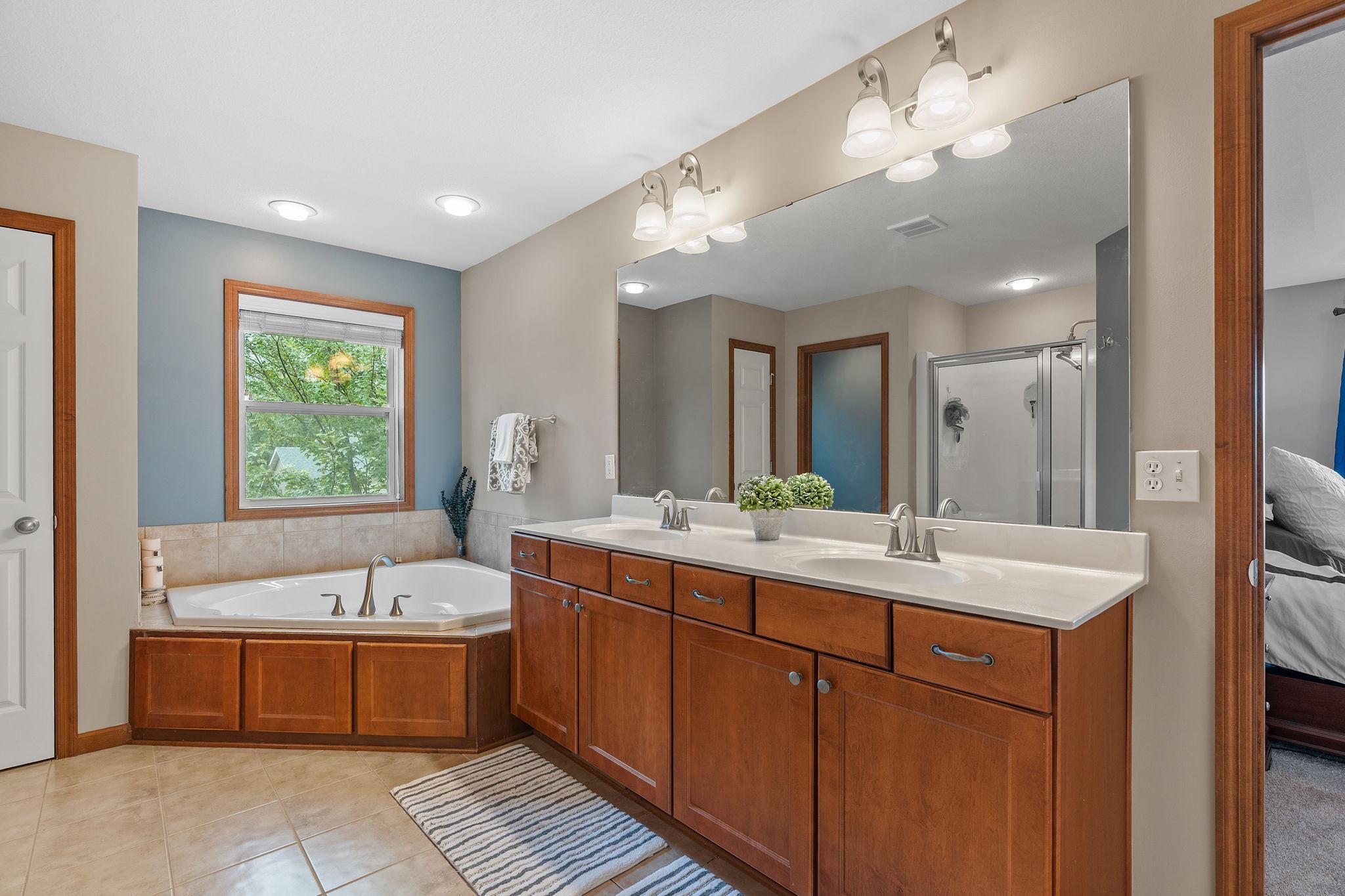 View of Residential at 950 Drew Drive, Woodbury MN 55129, Woodbury (27 of 49) - Mike Wilen | Minnesota Team Real Estate