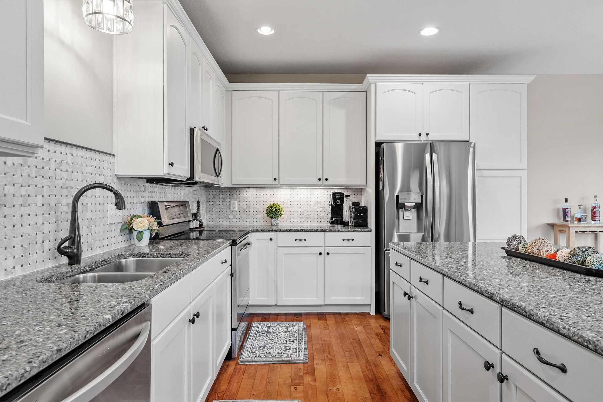 View of Residential at 950 Drew Drive, Woodbury MN 55129, Woodbury (11 of 49) - Mike Wilen | Minnesota Team Real Estate
