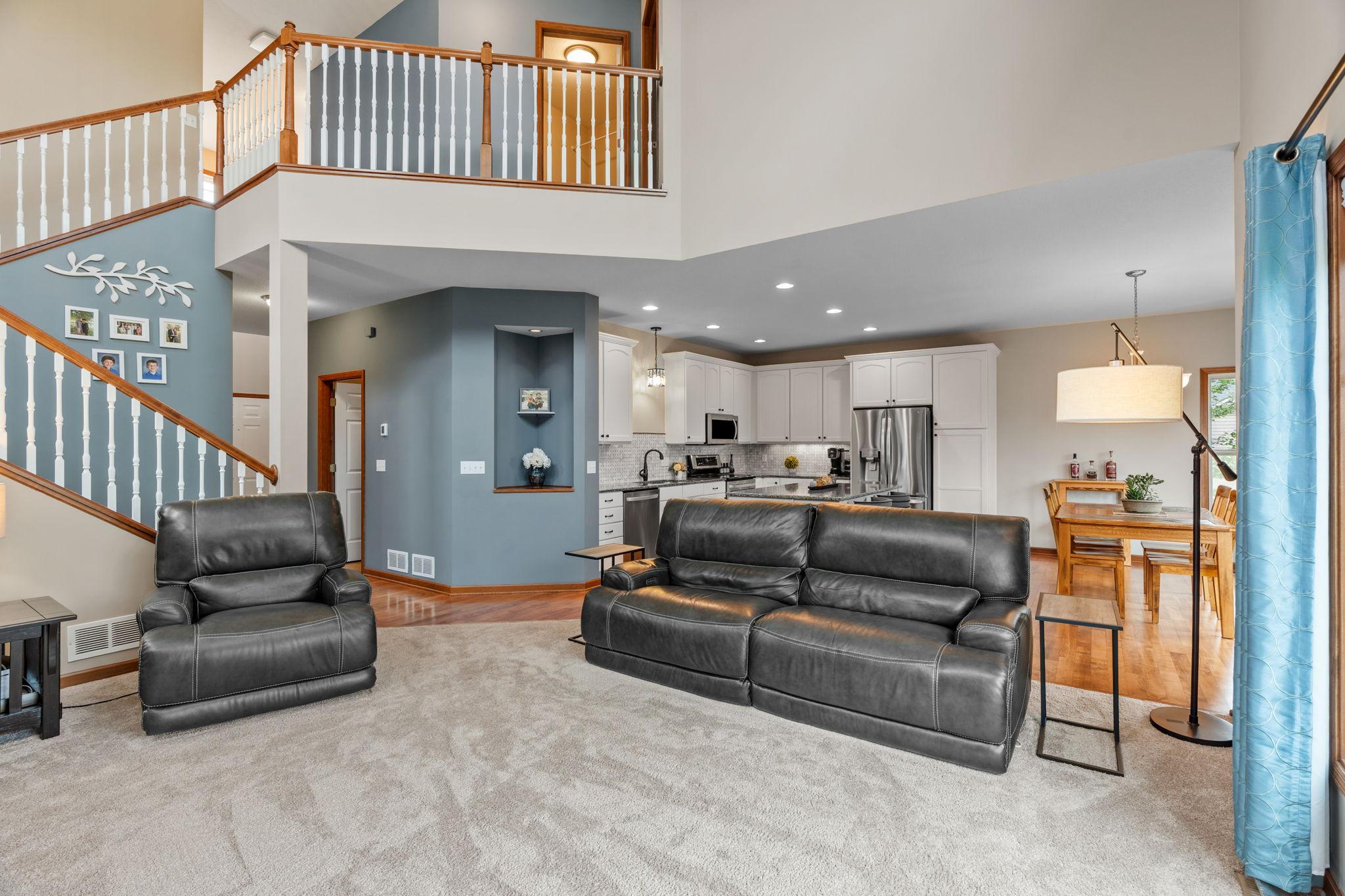 View of Residential at 950 Drew Drive, Woodbury MN 55129, Woodbury (8 of 49) - Mike Wilen | Minnesota Team Real Estate