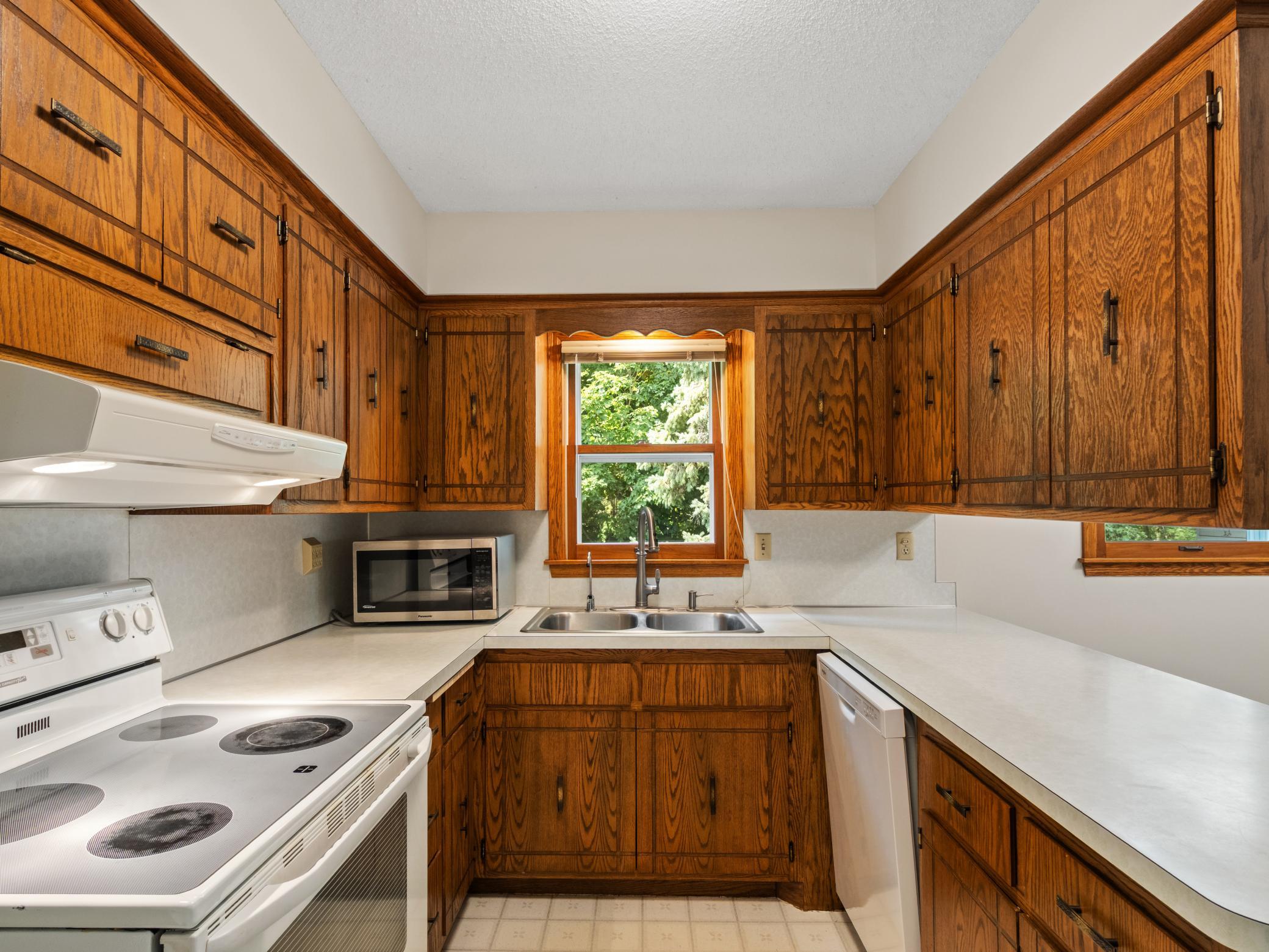 View of Residential at 6573 Berkshire Lane, Maple Grove MN 55311, Maple Grove (8 of 18) - Mike Wilen | Minnesota Team Real Estate