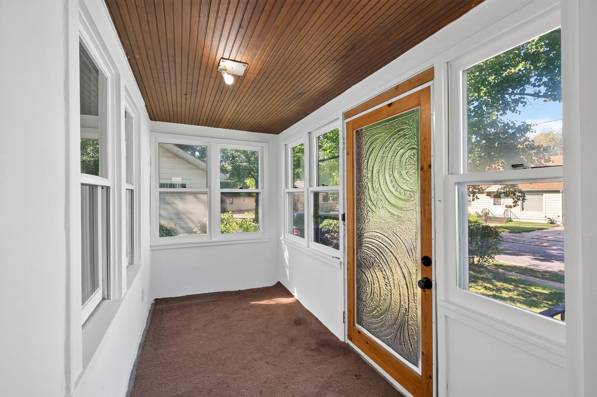 View of Residential at 834 Iroquois Avenue, Saint Paul MN 55119, Saint Paul (4 of 28) - Mike Wilen | Minnesota Team Real Estate