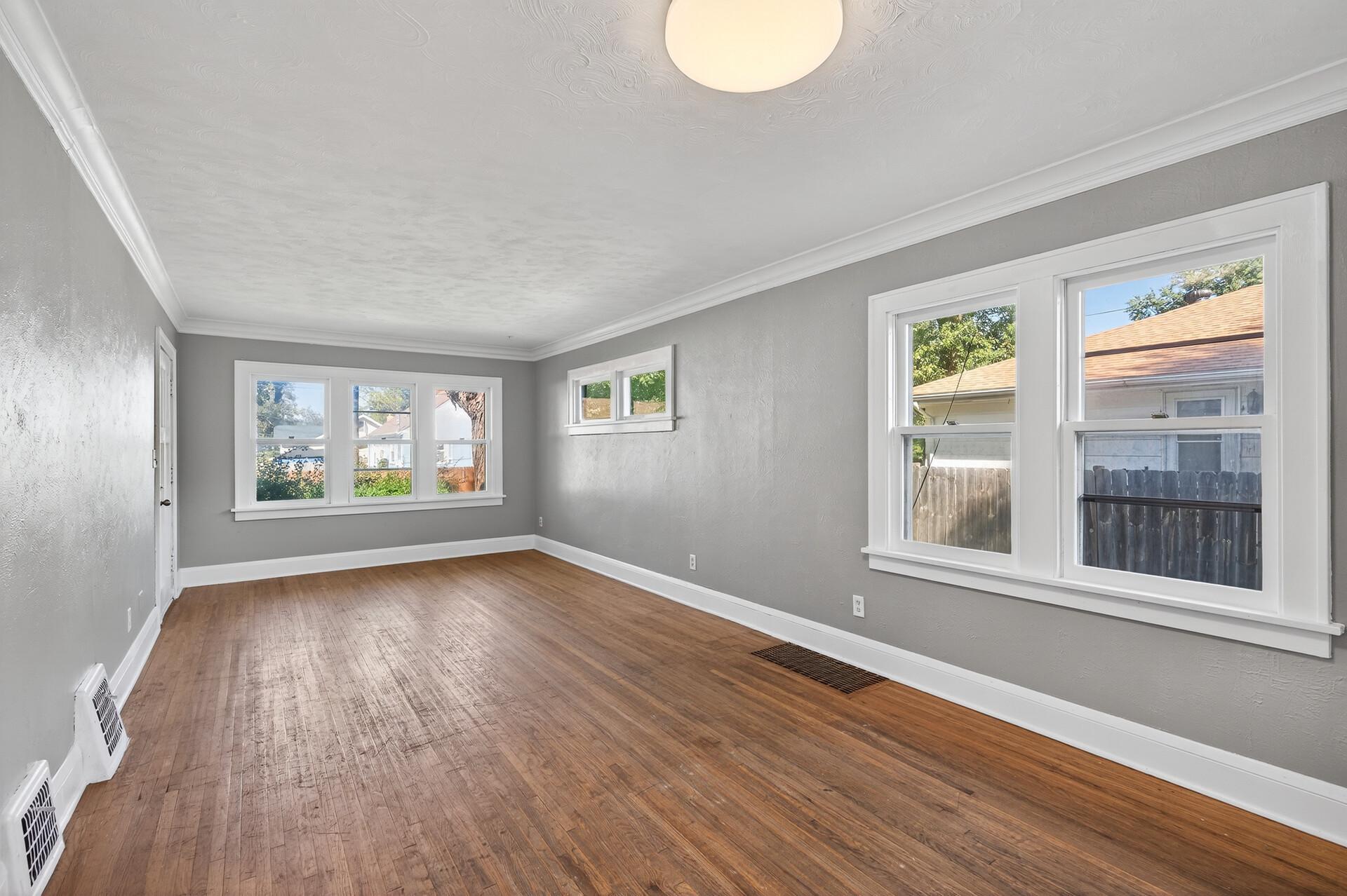 View of Residential at 834 Iroquois Avenue, Saint Paul MN 55119, Saint Paul (8 of 28) - Mike Wilen | Minnesota Team Real Estate