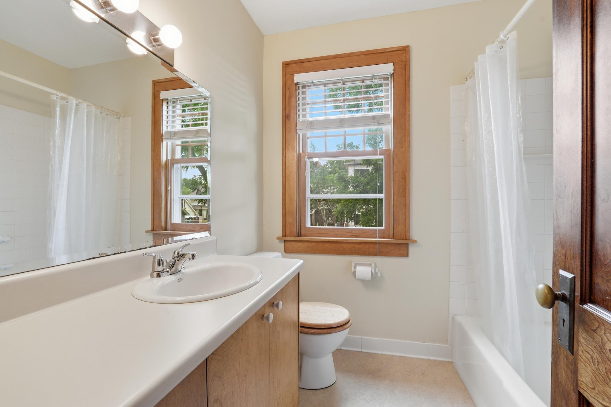 View of Residential at 2140 Dayton Avenue, Saint Paul MN 55104, Saint Paul (16 of 28) - Mike Wilen | Minnesota Team Real Estate