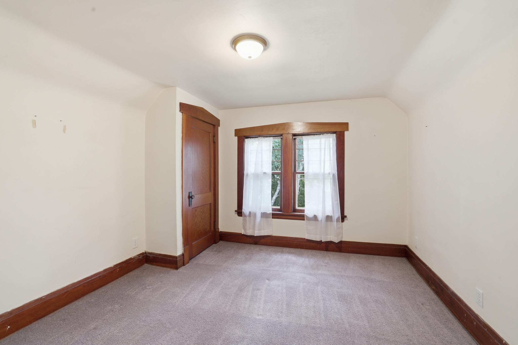 View of Residential at 2140 Dayton Avenue, Saint Paul MN 55104, Saint Paul (14 of 28) - Mike Wilen | Minnesota Team Real Estate
