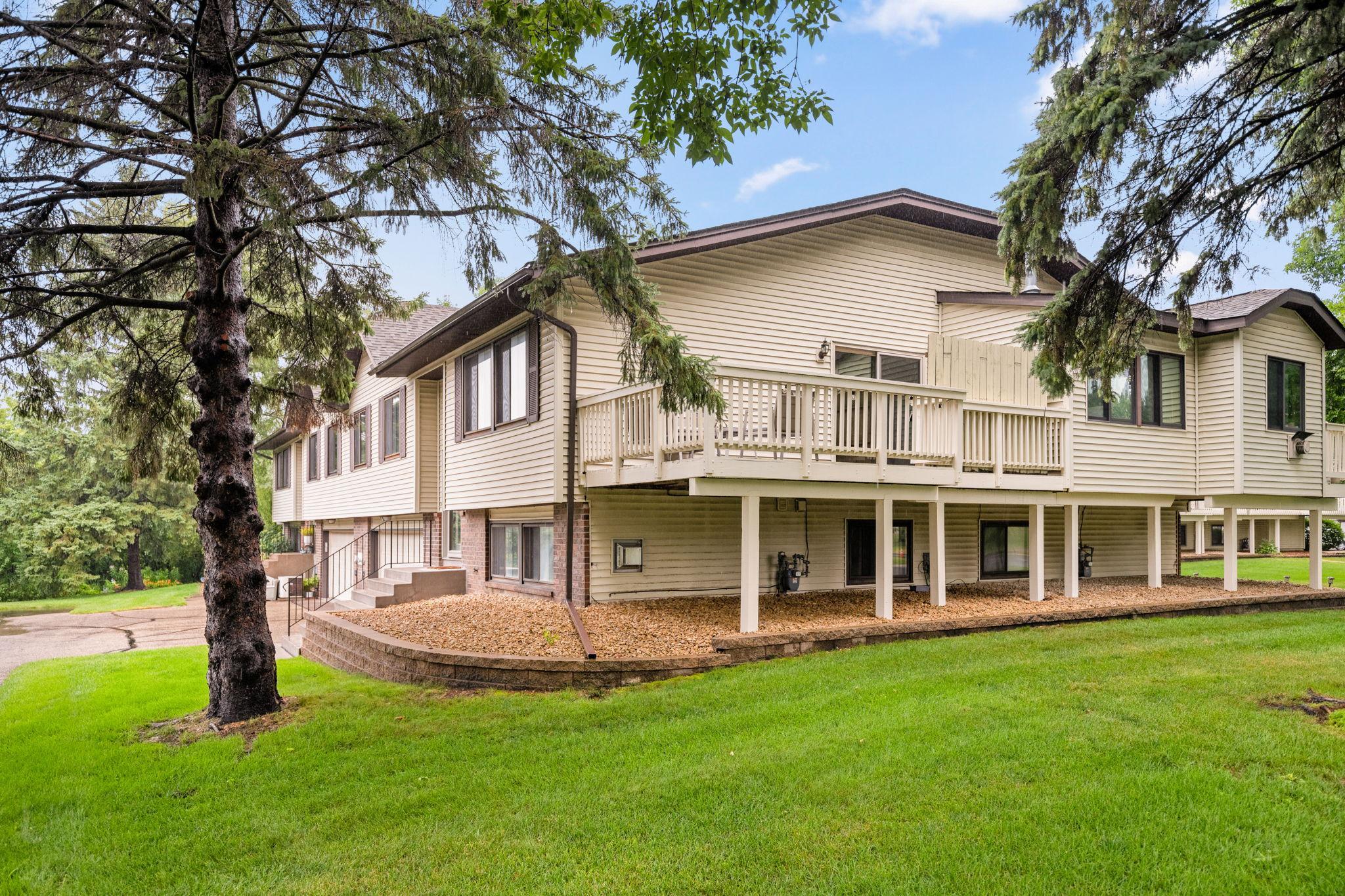 View of Residential at 899 Lawnview Avenue, Shoreview MN 55126, Shoreview (24 of 30) - Mike Wilen | Minnesota Team Real Estate