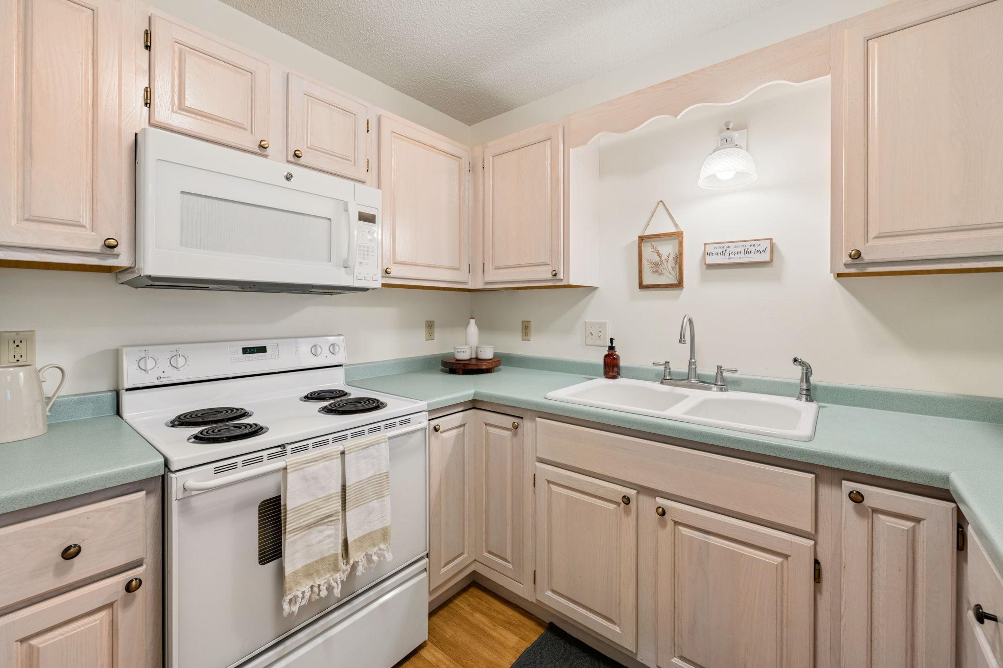View of Residential at 899 Lawnview Avenue, Shoreview MN 55126, Shoreview (11 of 30) - Mike Wilen | Minnesota Team Real Estate