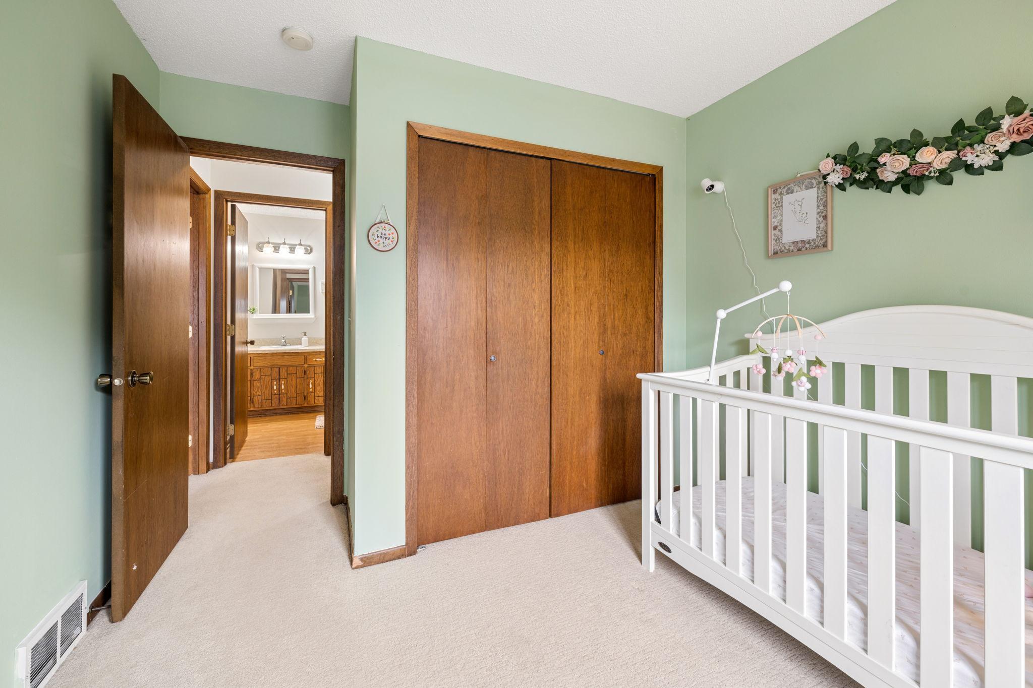 View of Residential at 899 Lawnview Avenue, Shoreview MN 55126, Shoreview (17 of 30) - Mike Wilen | Minnesota Team Real Estate
