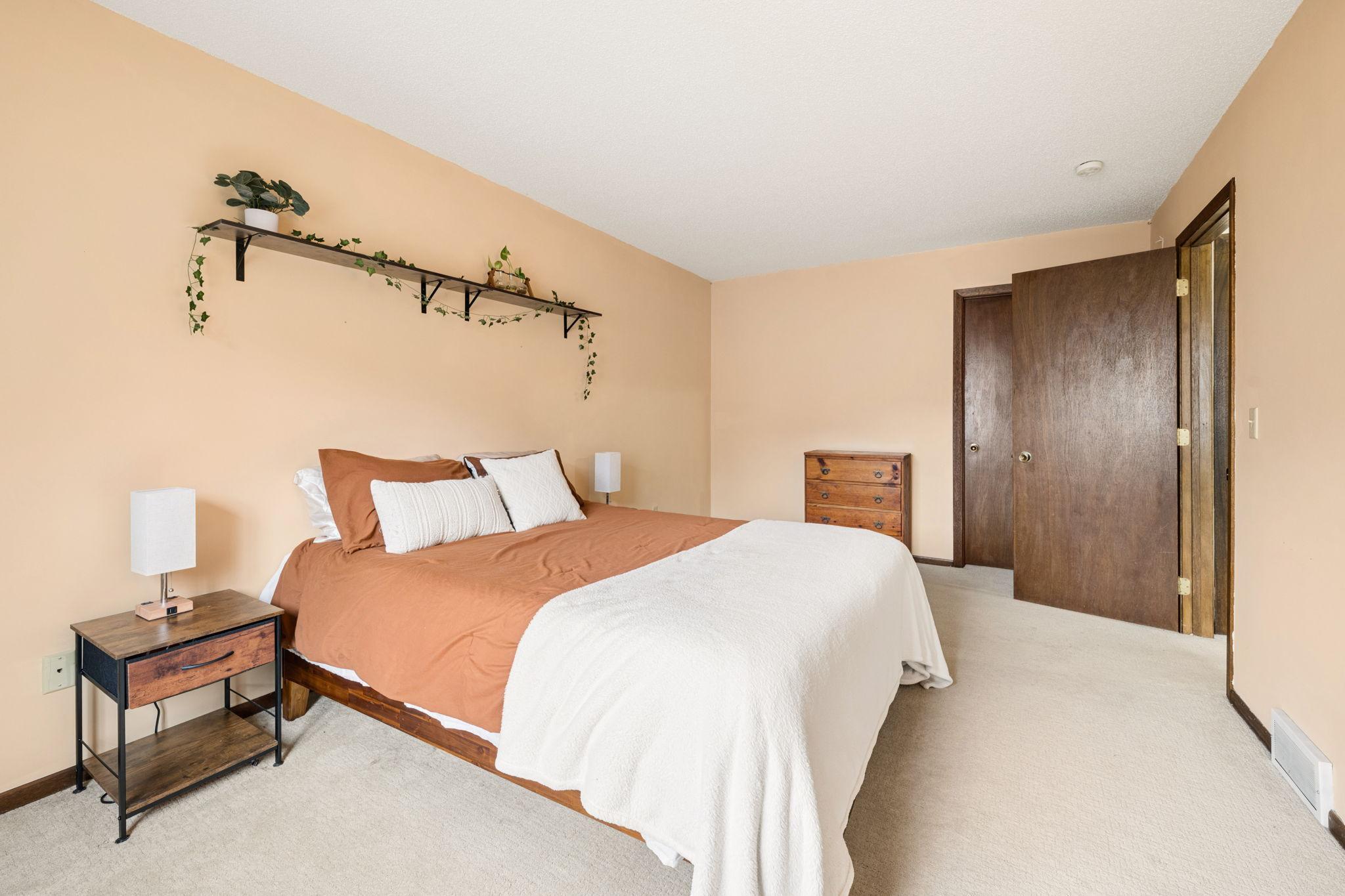 View of Residential at 899 Lawnview Avenue, Shoreview MN 55126, Shoreview (13 of 30) - Mike Wilen | Minnesota Team Real Estate