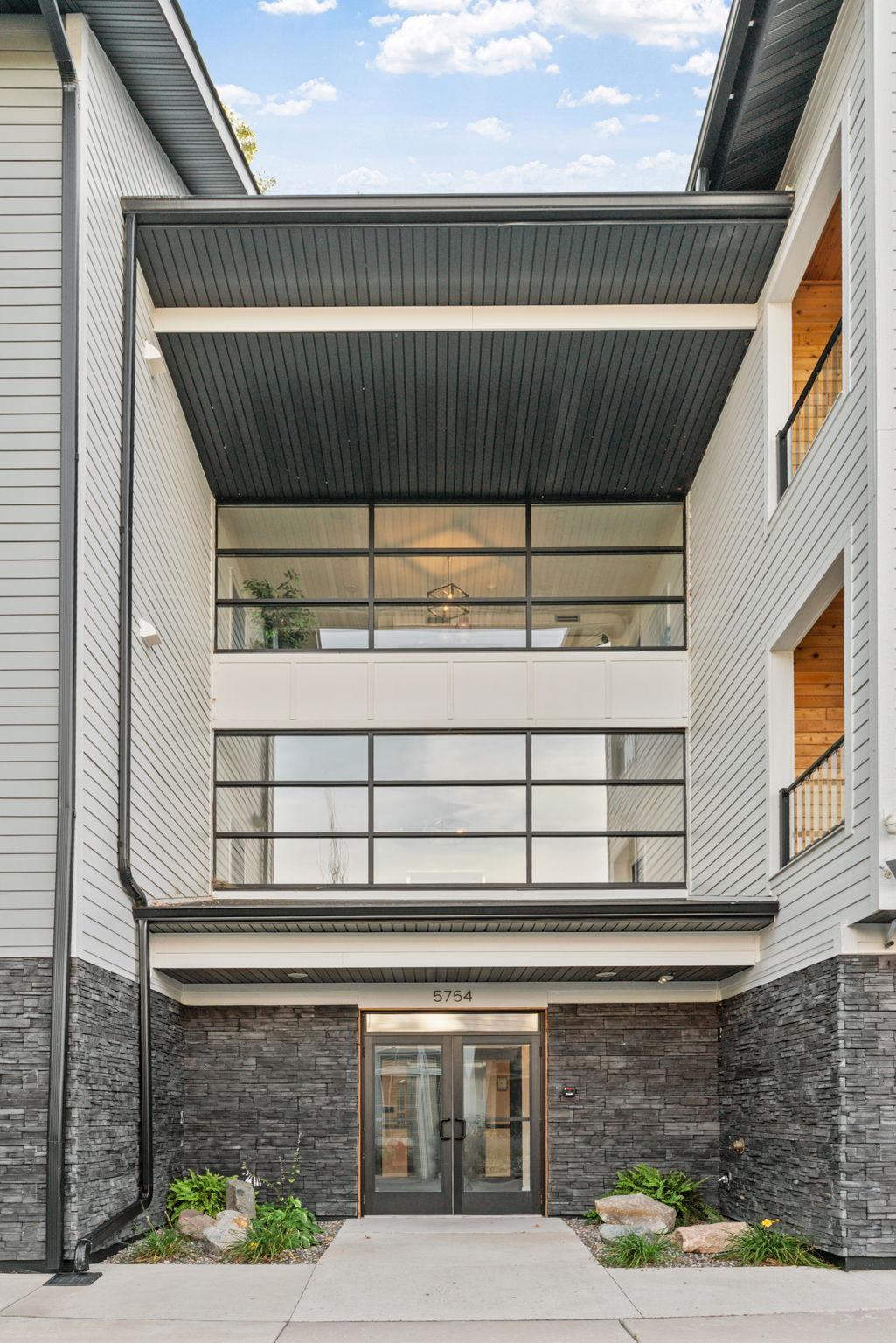 View of Residential at 5754 Shady Oak Road #2, Minnetonka MN 55343, Minnetonka (36 of 37) - Mike Wilen | Minnesota Team Real Estate
