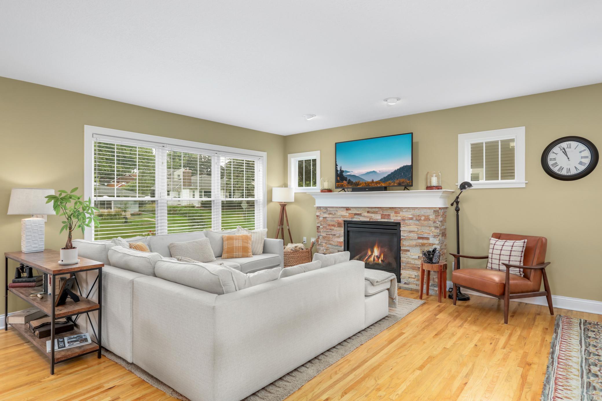 View of Residential at 1636 Saunders Avenue, Saint Paul MN 55116, Saint Paul (5 of 48) - Mike Wilen | Minnesota Team Real Estate