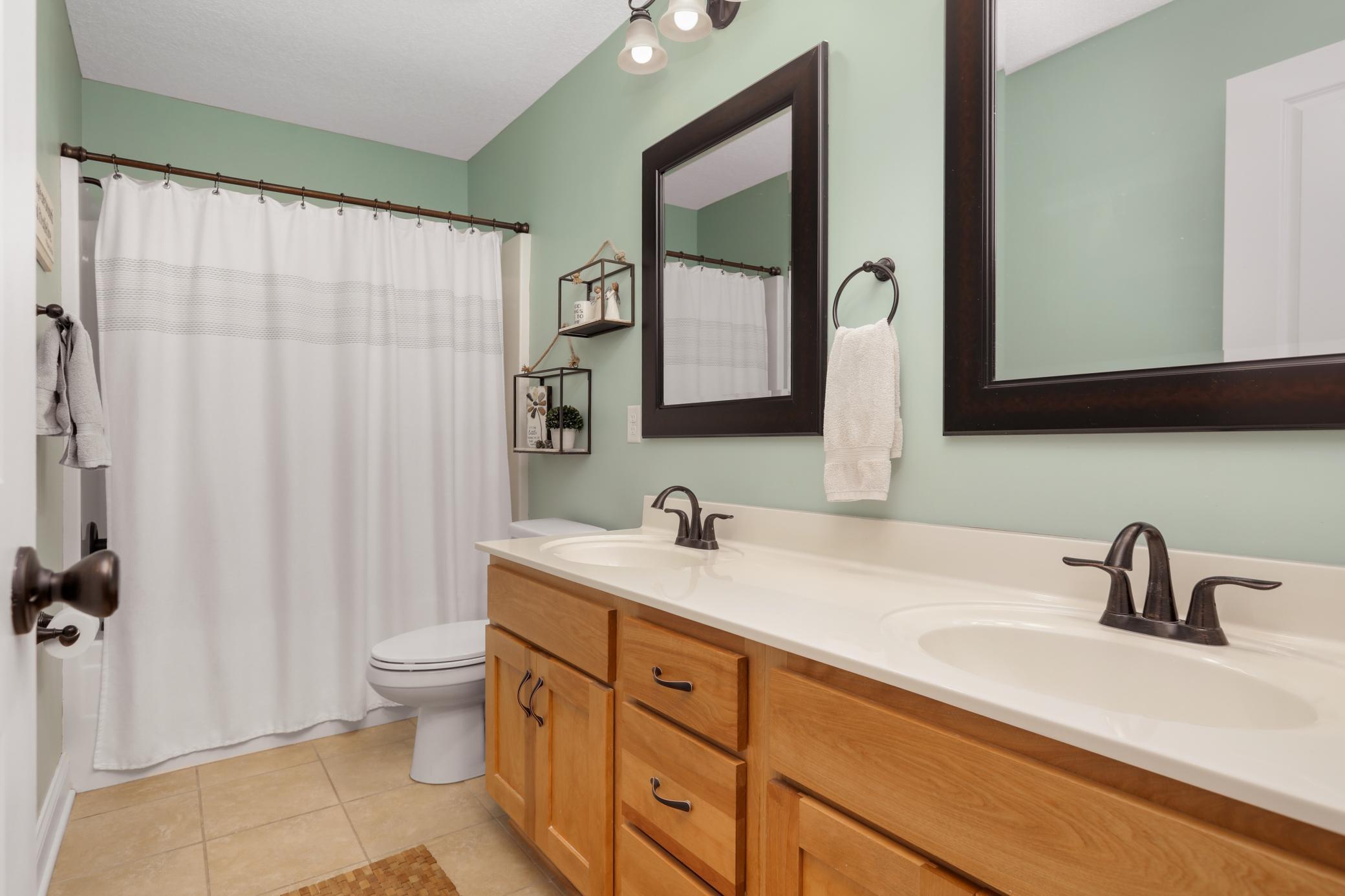 View of Residential at 1636 Saunders Avenue, Saint Paul MN 55116, Saint Paul (25 of 48) - Mike Wilen | Minnesota Team Real Estate
