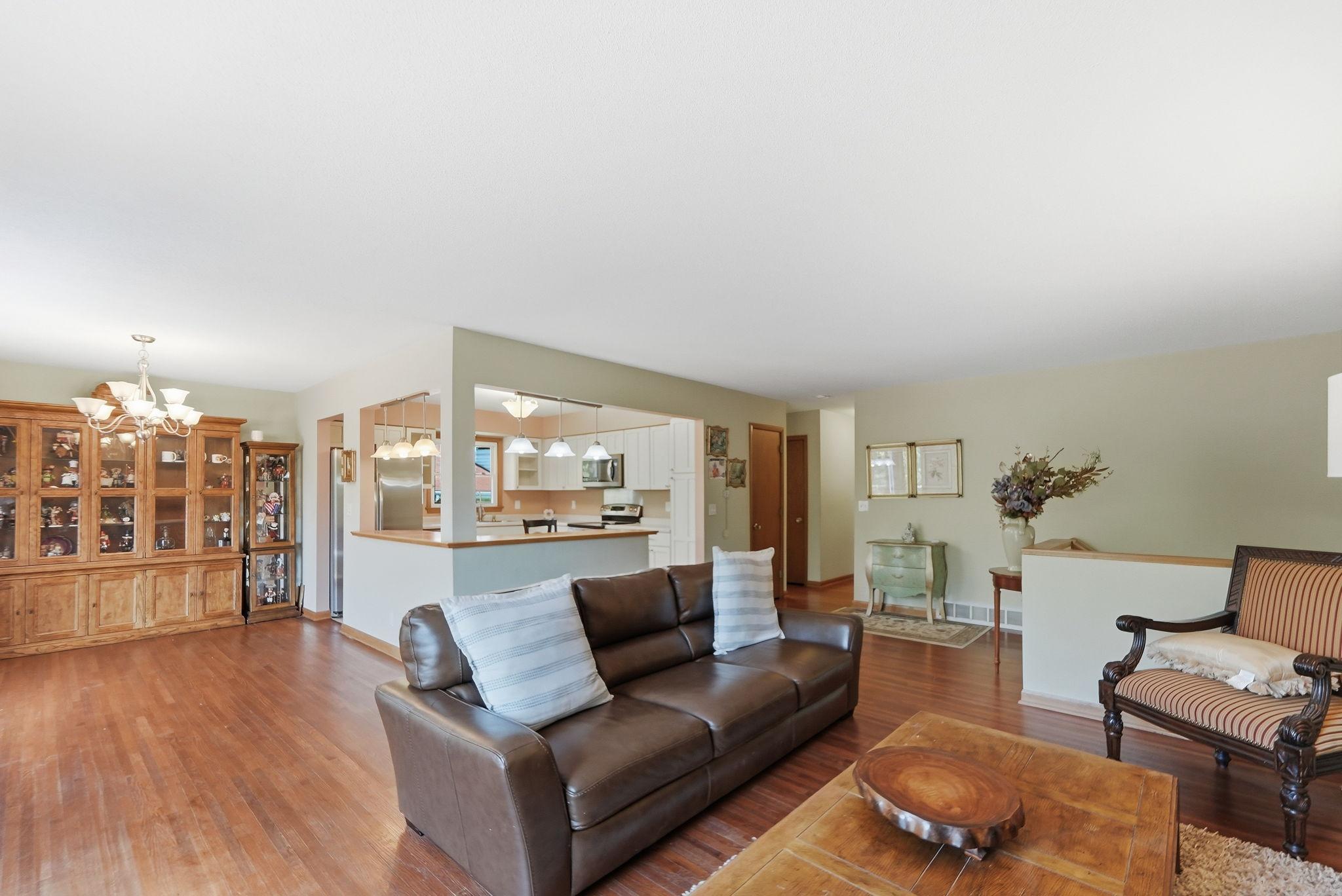 View of Residential at 4636 Heritage Hills Drive, Bloomington MN 55437, Bloomington (10 of 38) - Mike Wilen | Minnesota Team Real Estate