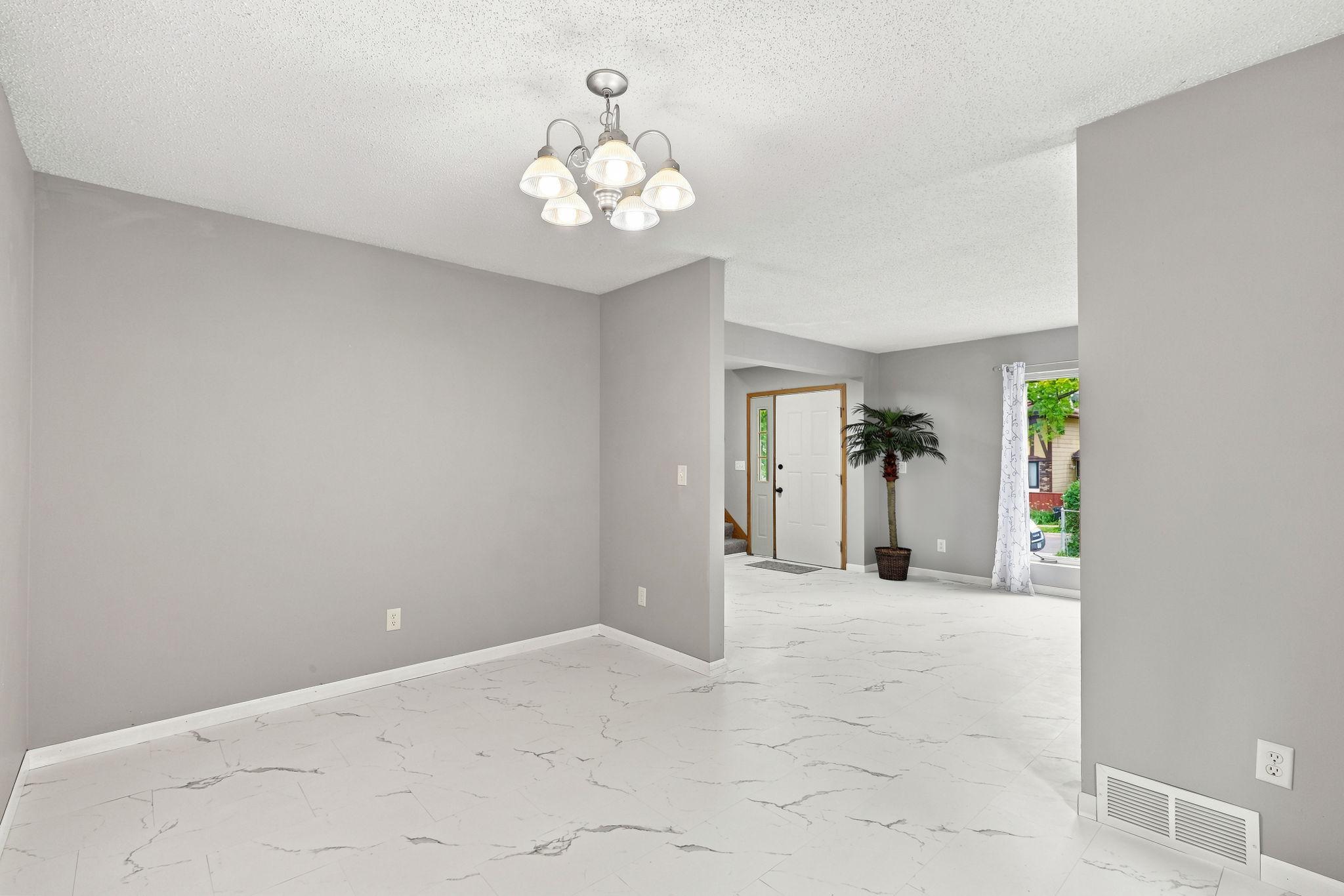 View of Residential at 2622 Dupont Avenue, Minneapolis MN 55411, Minneapolis (11 of 32) - Mike Wilen | Minnesota Team Real Estate