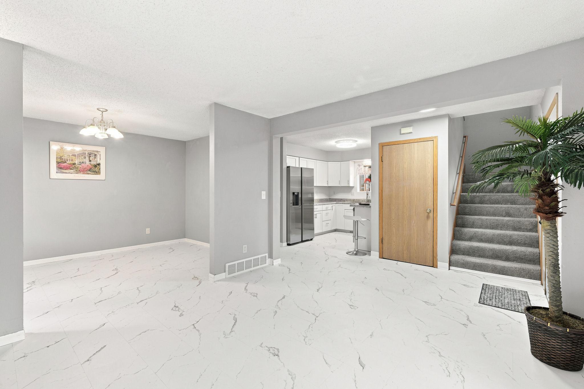 View of Residential at 2622 Dupont Avenue, Minneapolis MN 55411, Minneapolis (9 of 32) - Mike Wilen | Minnesota Team Real Estate