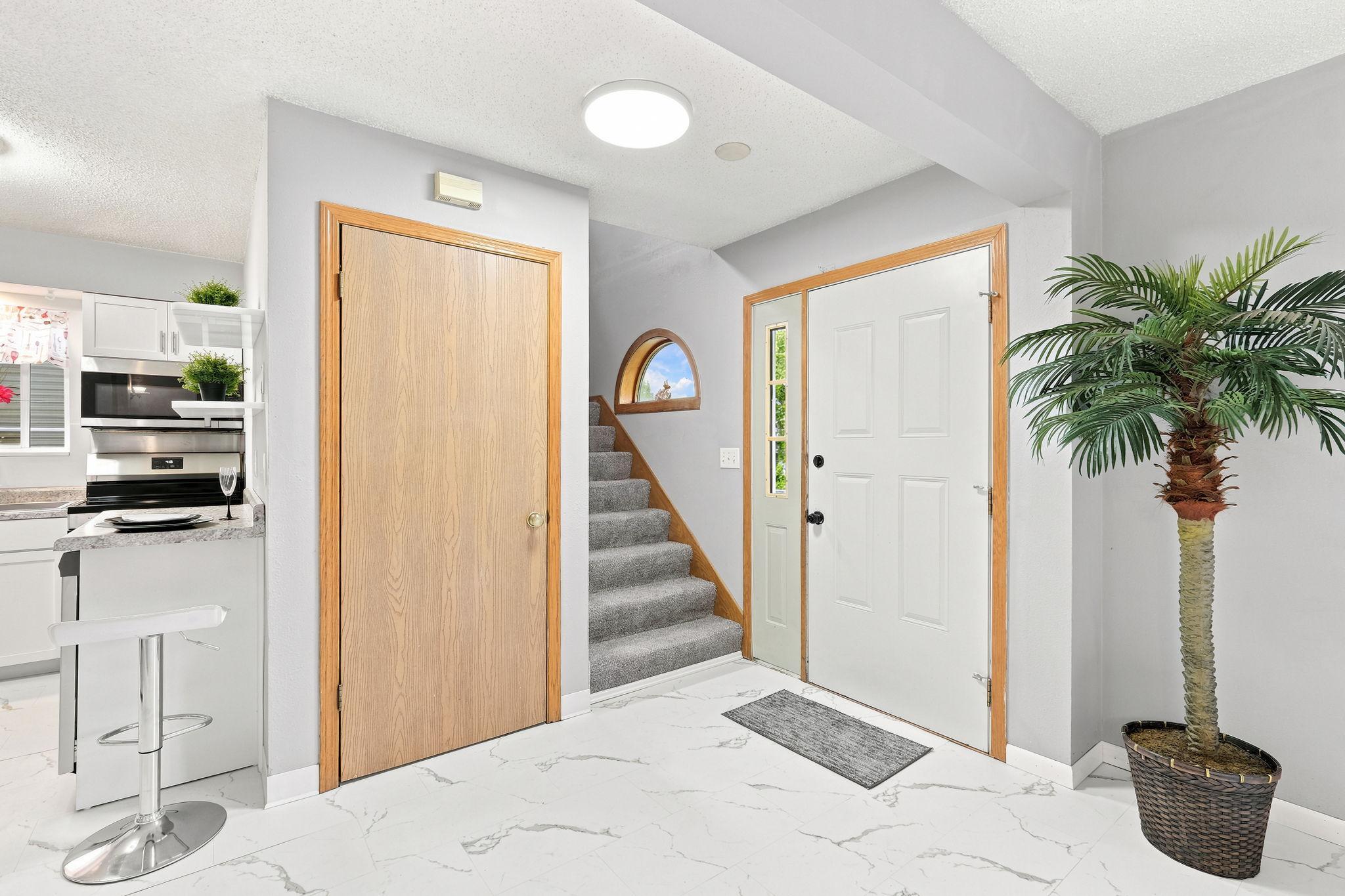 View of Residential at 2622 Dupont Avenue, Minneapolis MN 55411, Minneapolis (5 of 32) - Mike Wilen | Minnesota Team Real Estate