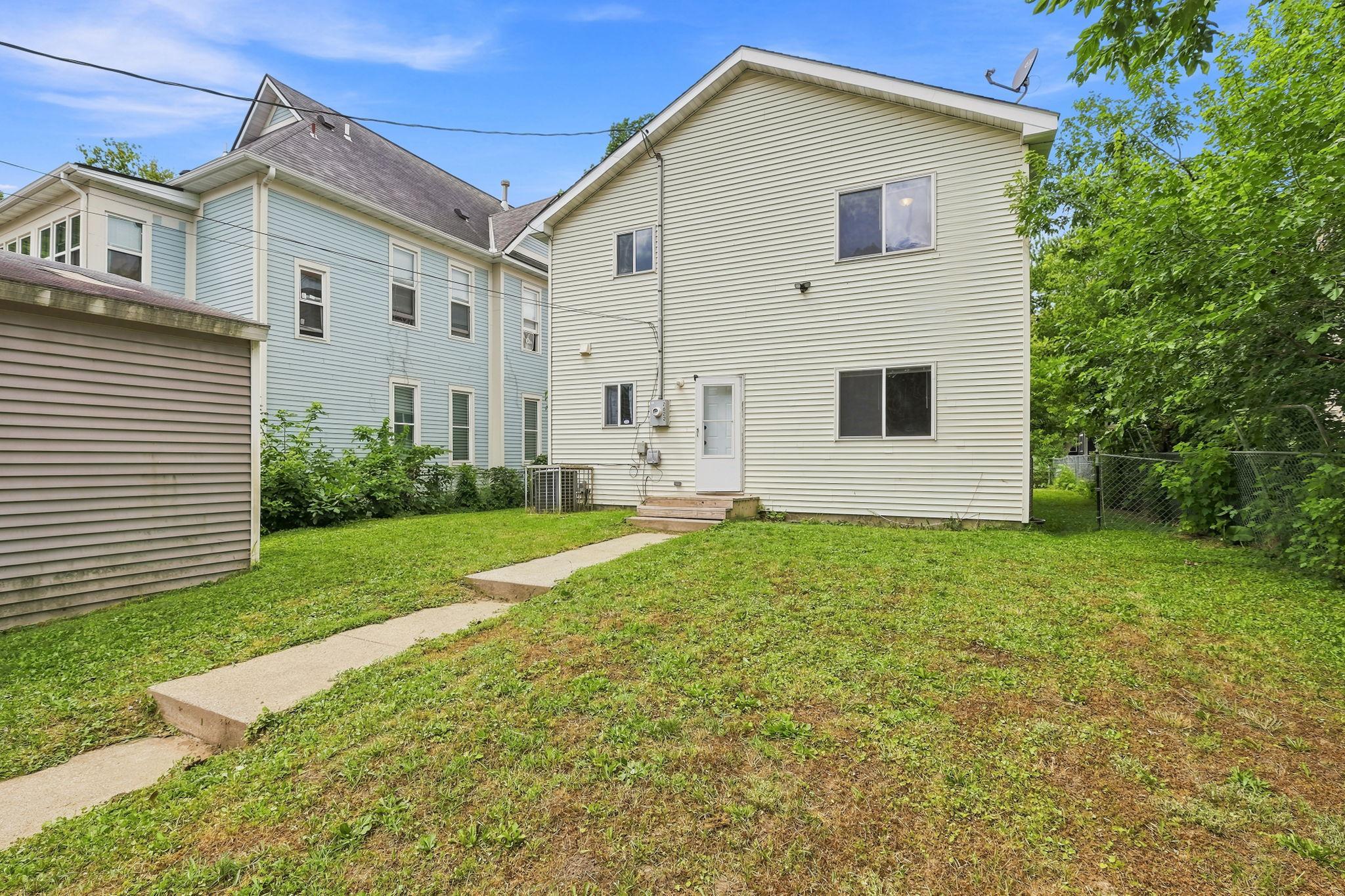 View of Residential at 2622 Dupont Avenue, Minneapolis MN 55411, Minneapolis (28 of 32) - Mike Wilen | Minnesota Team Real Estate
