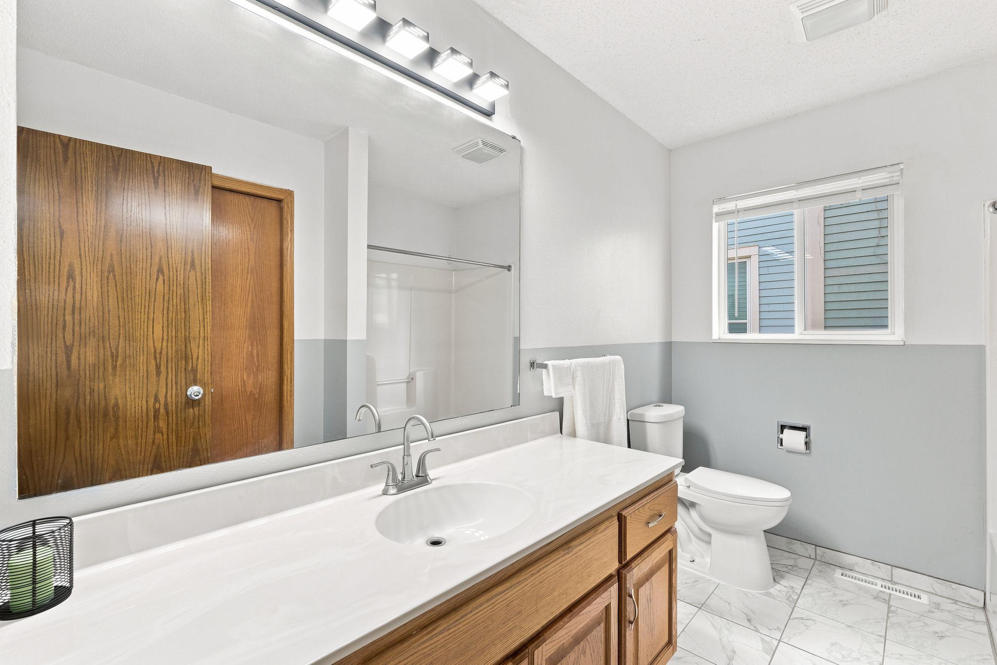 View of Residential at 2622 Dupont Avenue, Minneapolis MN 55411, Minneapolis (19 of 32) - Mike Wilen | Minnesota Team Real Estate