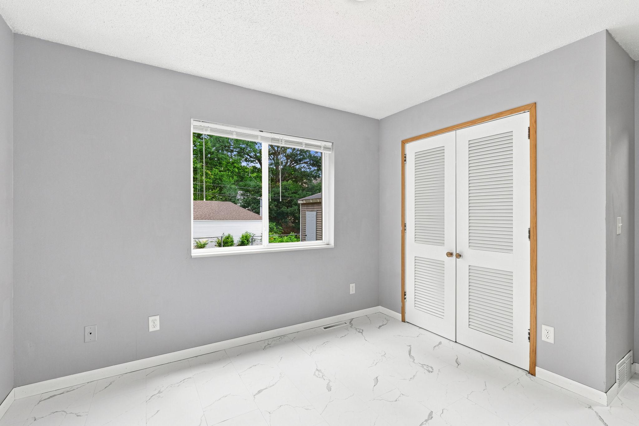 View of Residential at 2622 Dupont Avenue, Minneapolis MN 55411, Minneapolis (18 of 32) - Mike Wilen | Minnesota Team Real Estate