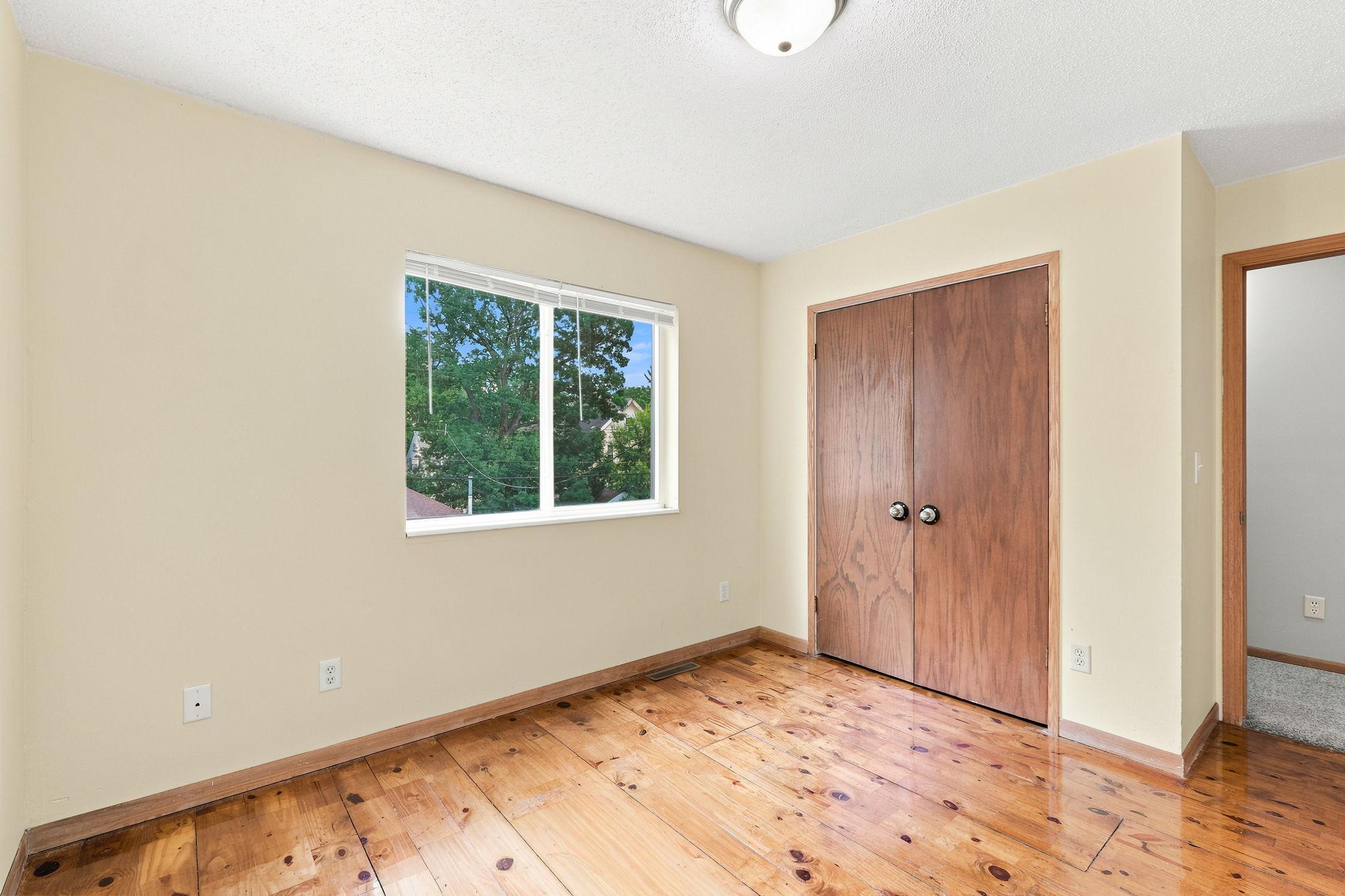 View of Residential at 2622 Dupont Avenue, Minneapolis MN 55411, Minneapolis (25 of 32) - Mike Wilen | Minnesota Team Real Estate