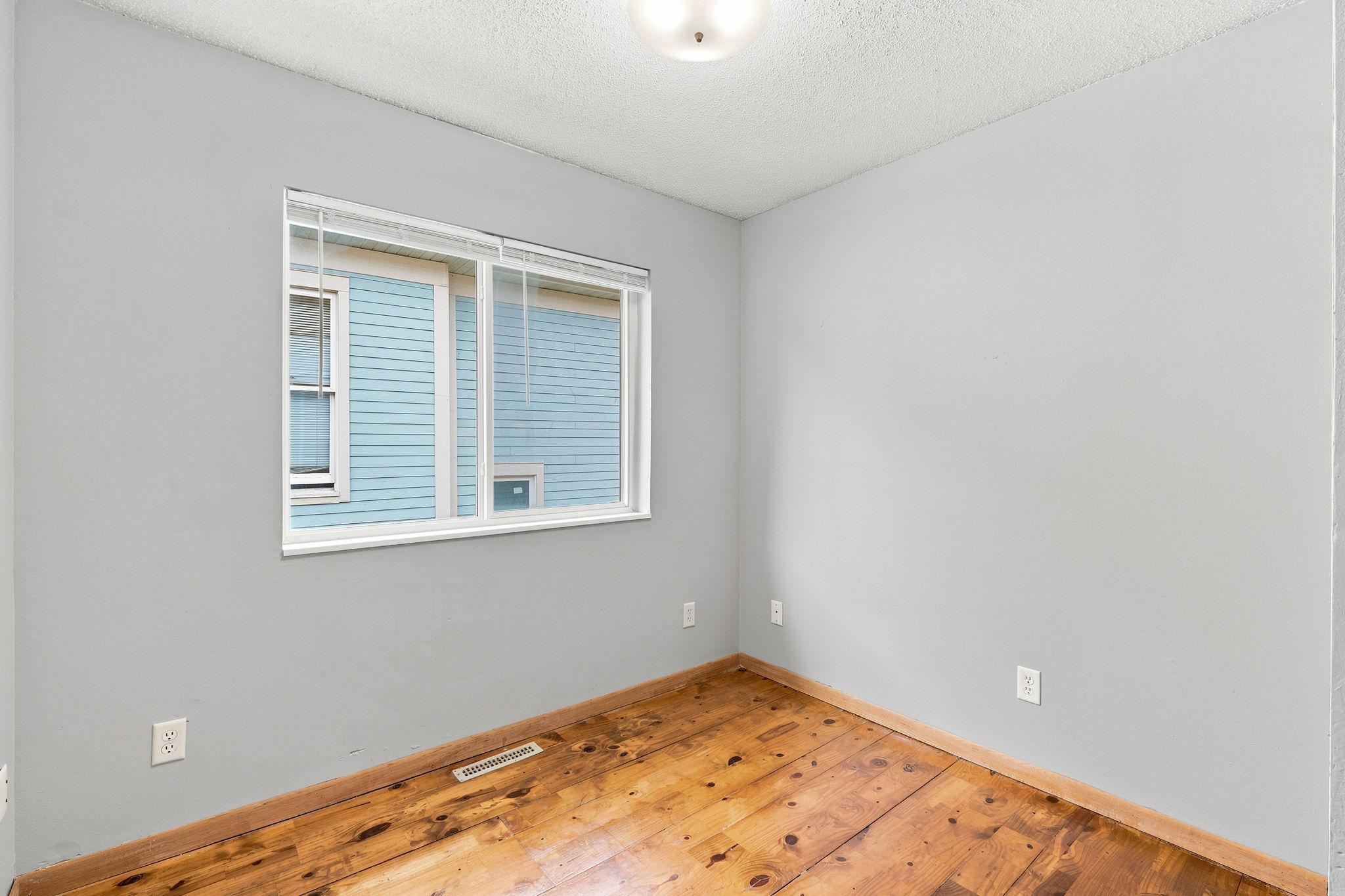 View of Residential at 2622 Dupont Avenue, Minneapolis MN 55411, Minneapolis (22 of 32) - Mike Wilen | Minnesota Team Real Estate