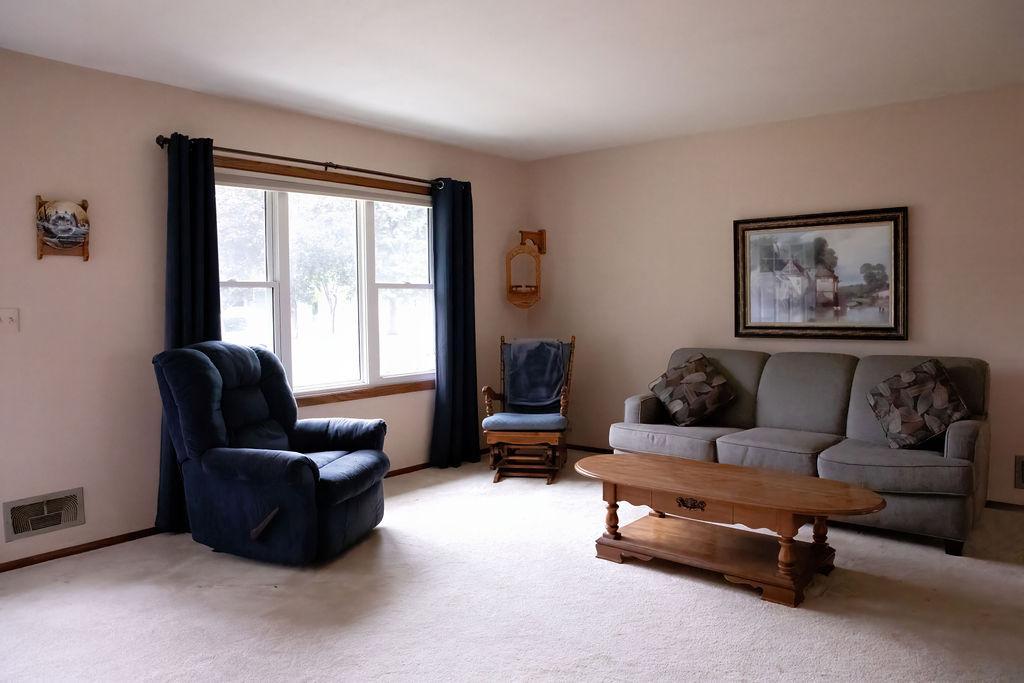 View of Residential at 9526 Quaker Lane, Maple Grove MN 55369, Maple Grove (4 of 21) - Mike Wilen | Minnesota Team Real Estate