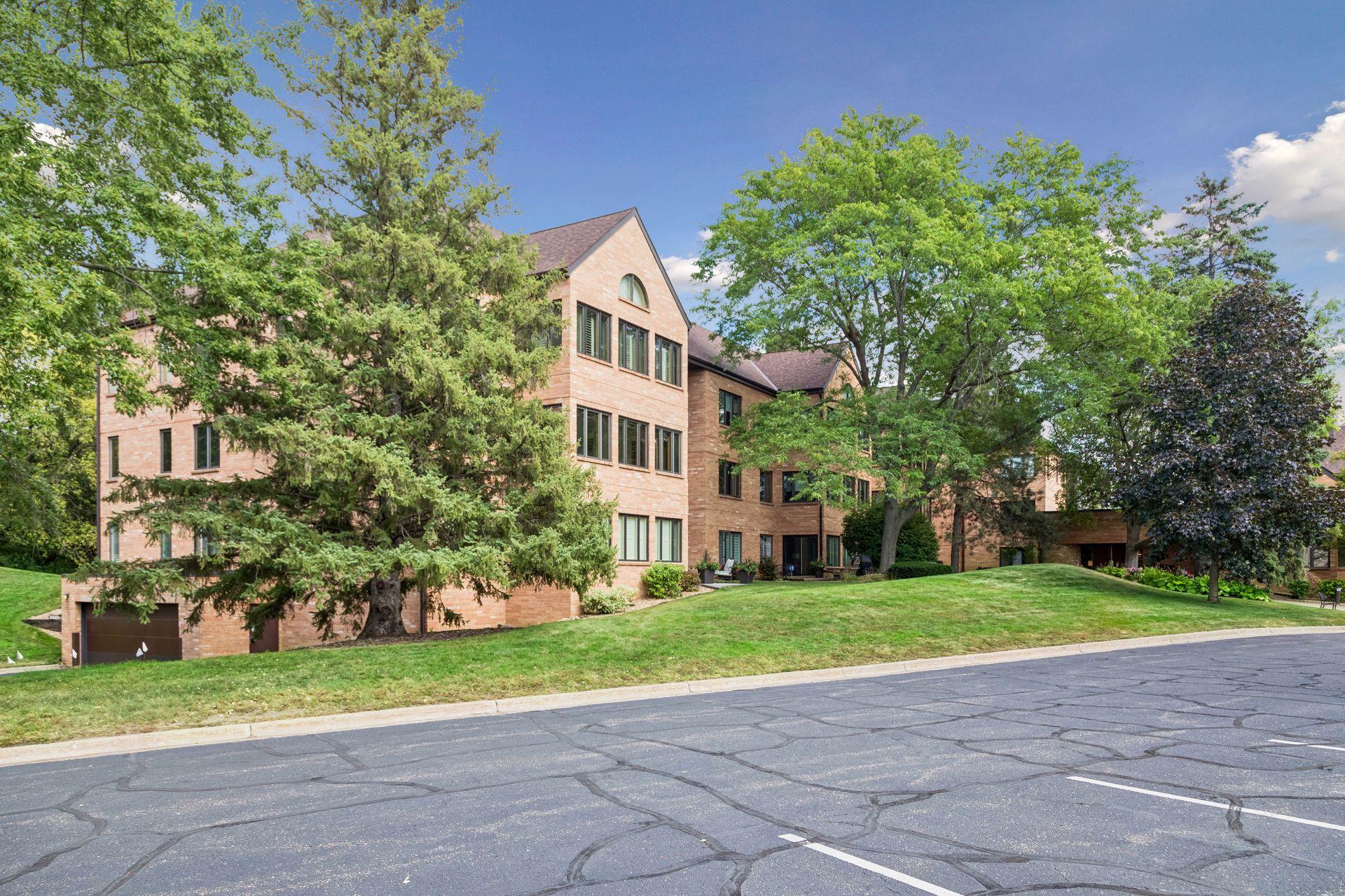 View of Residential at 1830 Eagle Ridge Drive #2003, Mendota Heights MN 55118, Mendota Heights (53 of 57) - Mike Wilen | Minnesota Team Real Estate